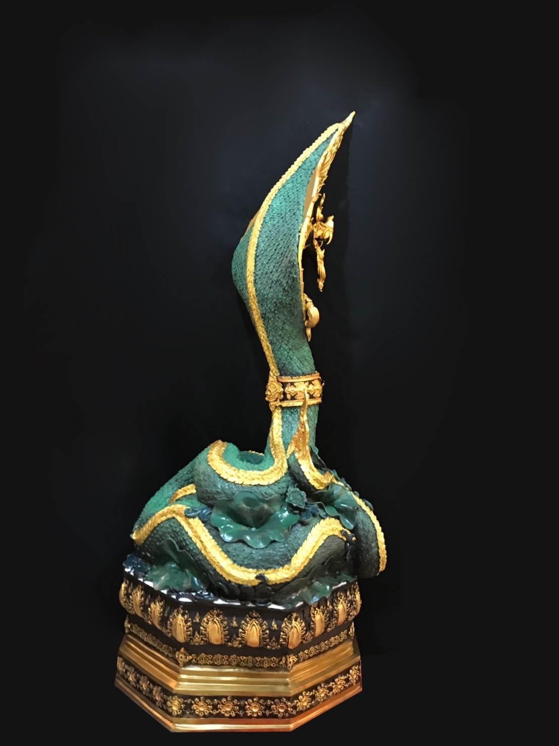 พญานาค สูง 149 cm.