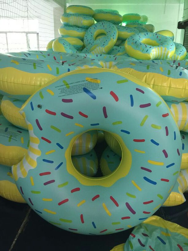 ห่วงยางโดนัท สีฟ้า Inflatable Blue Donut Pool Float