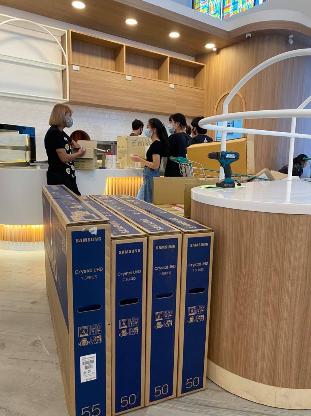 JMTVSTAND MT-F8200 ขาตั้งพื้นทีวีมีล้อเลื่อน(TV Stand) วัสดุ Aluminium อลูมิเนียม แบบล้อเลื่อนปรับสูง/ต่ำได้ 55"-98" นิ้ว{รับประกันสินค้า 3 ปี}0964746498