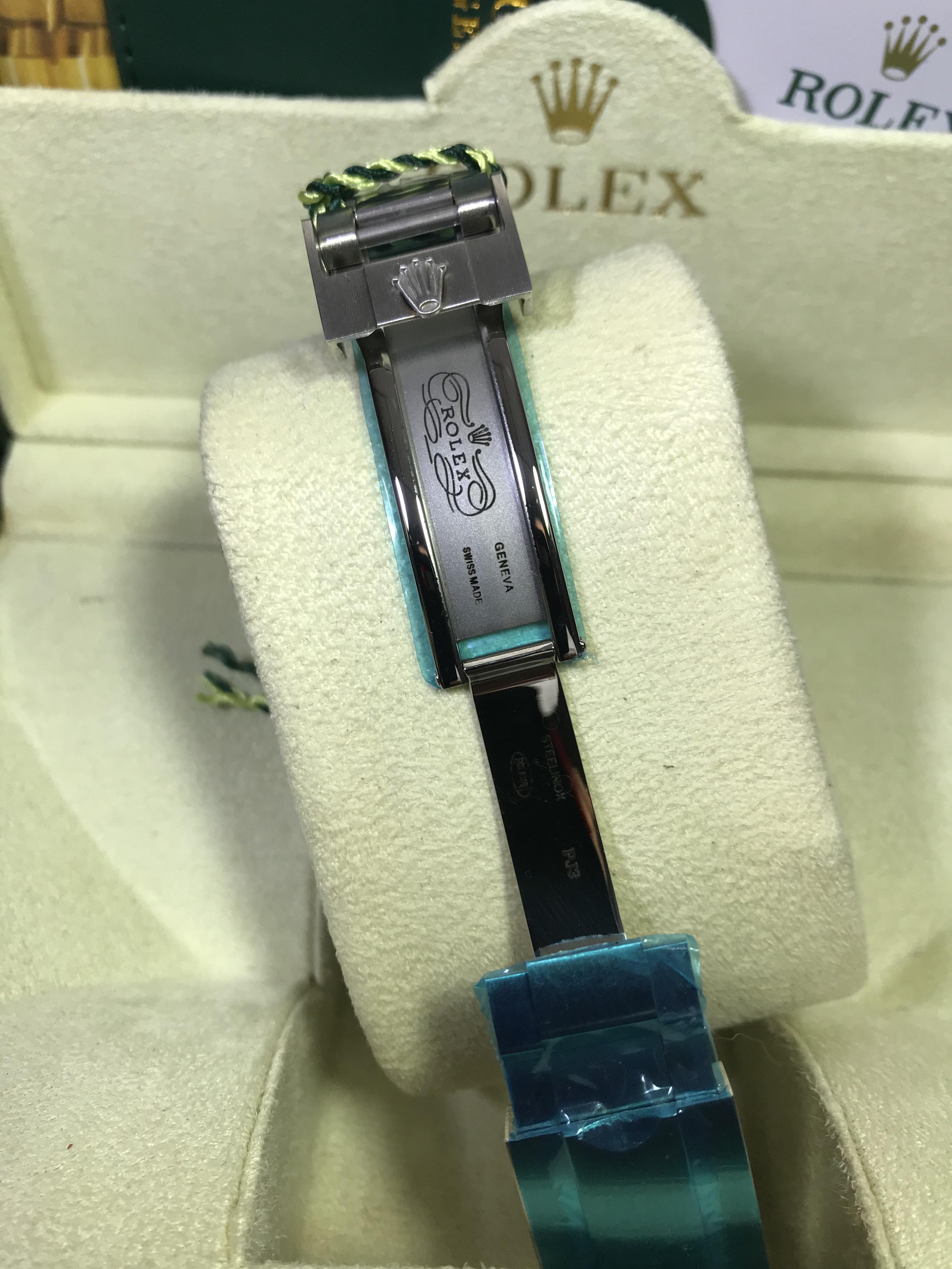 Rolex Submariner (Hulk) 5A