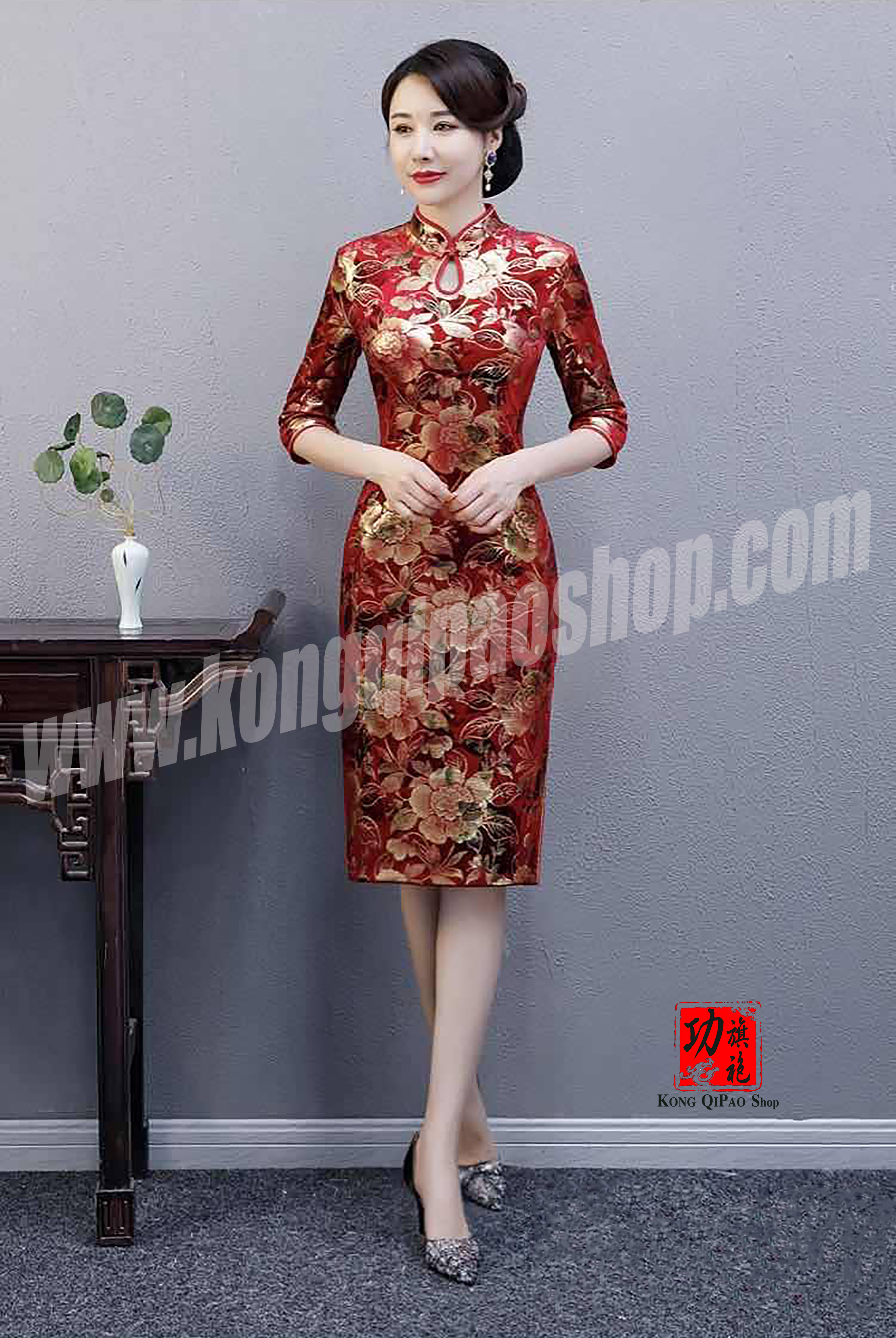 WM1029 กี่เพ้าสั้นผู้หญิง คอหยดน้ำ แขน 5 ส่วน ลายดอกโบตั๋น (ผ้ากำมะหยี่)