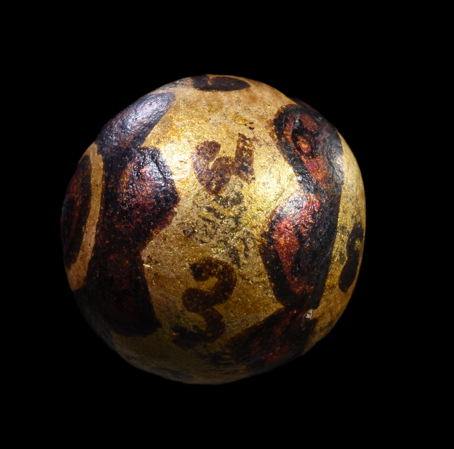 ลูกอมเนื้อผง ปิดทอง ลงยันต์