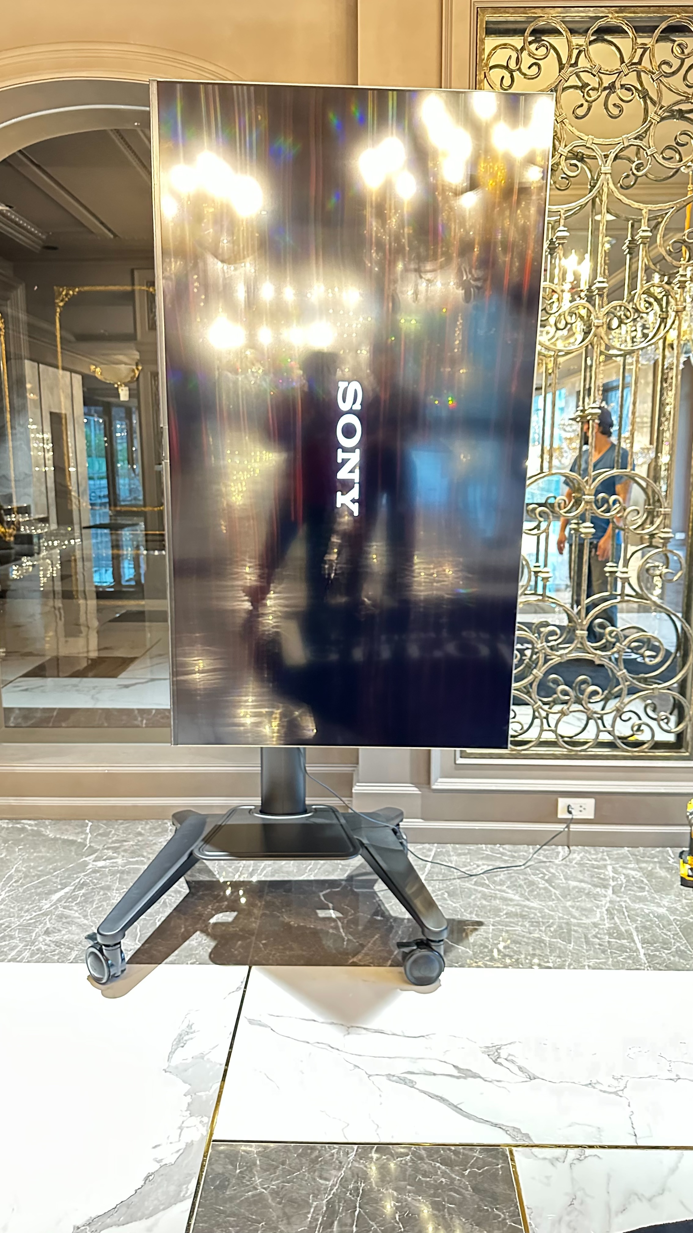 JMTVSTAND MT-F9100 ขาตั้งพื้นทีวีมีล้อเลื่อน สีดำ วัสดุอลูมิเนียม รูปทรงสวยงาม ทันสมัย รองรับทีวีขนาด 37"-75นิ้ว{รับประกัน 3 ปี }0964746498