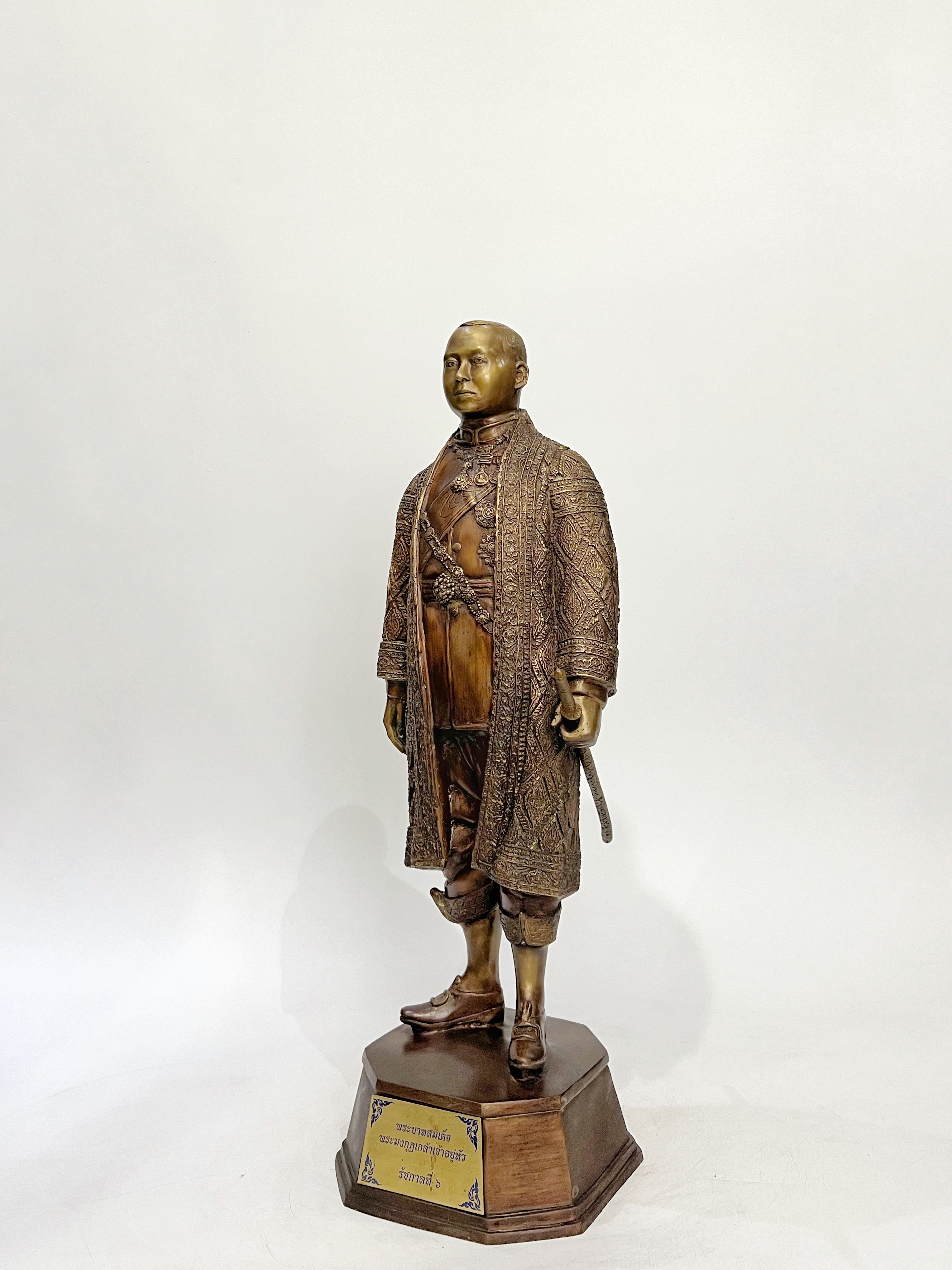 ประติมากรรมชุด 9 รัชกาล หน้าตัก 9 นิ้ว