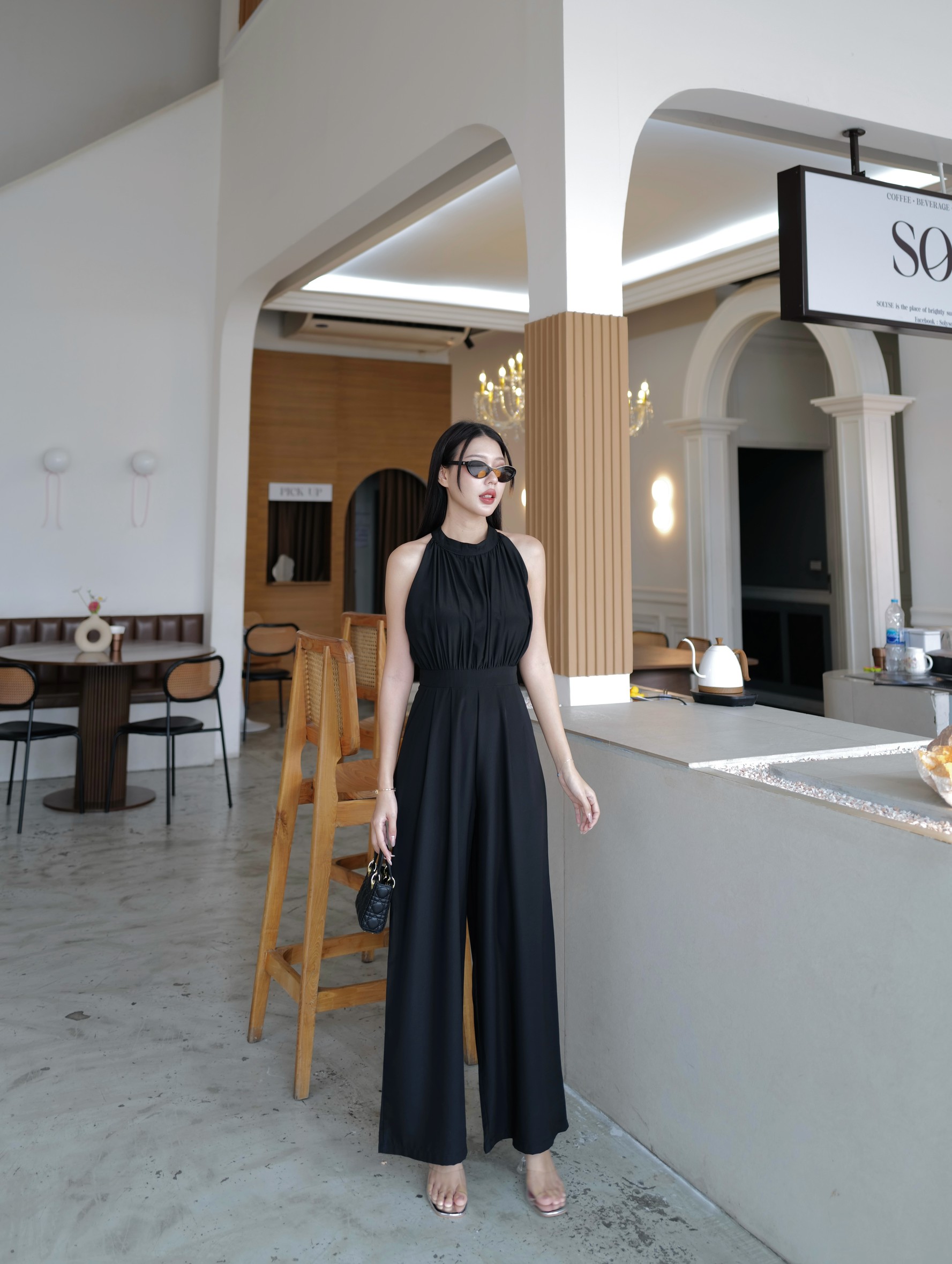 #5882 Eve งานจั้มแขนกุด ตัวเสื้อด้านหน้าจับจีบ ซิปหลังมีกระเป๋าข้าง ผ้าไม่ยืดมีซับในให้ค่ะ งานเนียบสุดๆทรงสวย