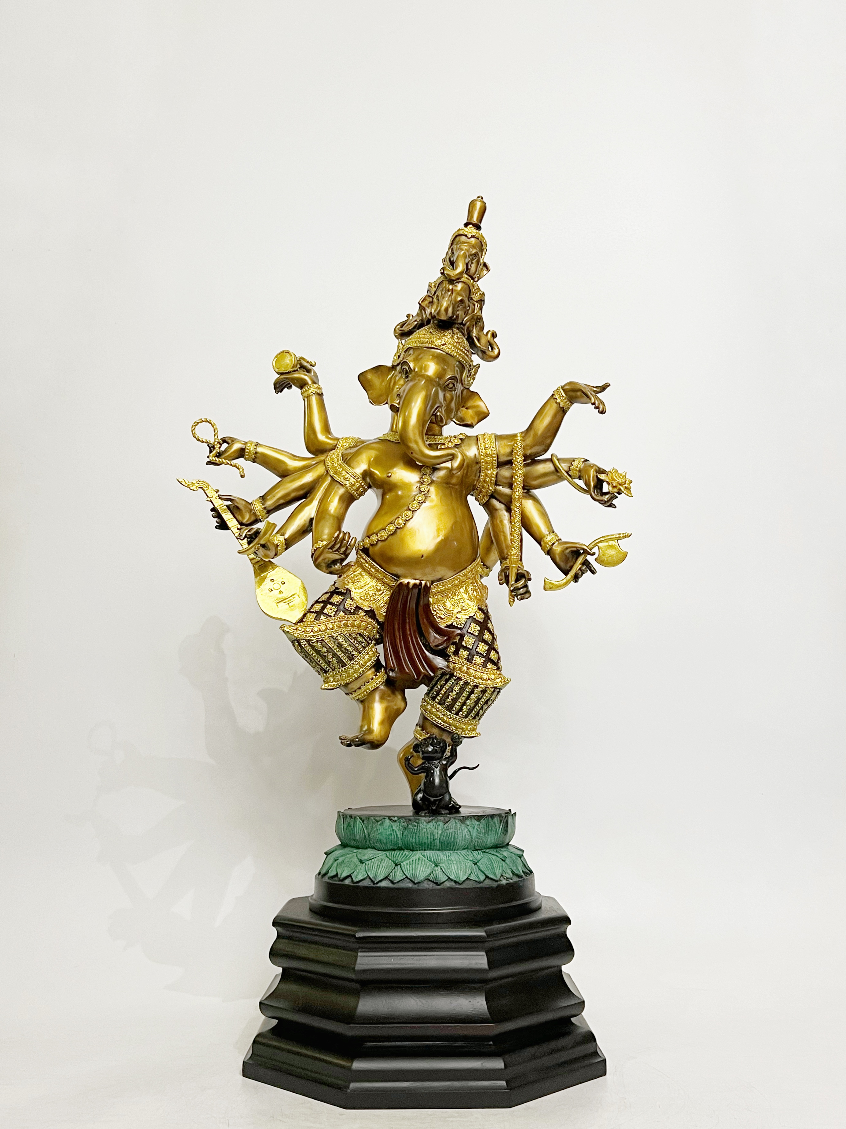 ฐานไม้มะค่า ทรงแปดเหลี่ยม