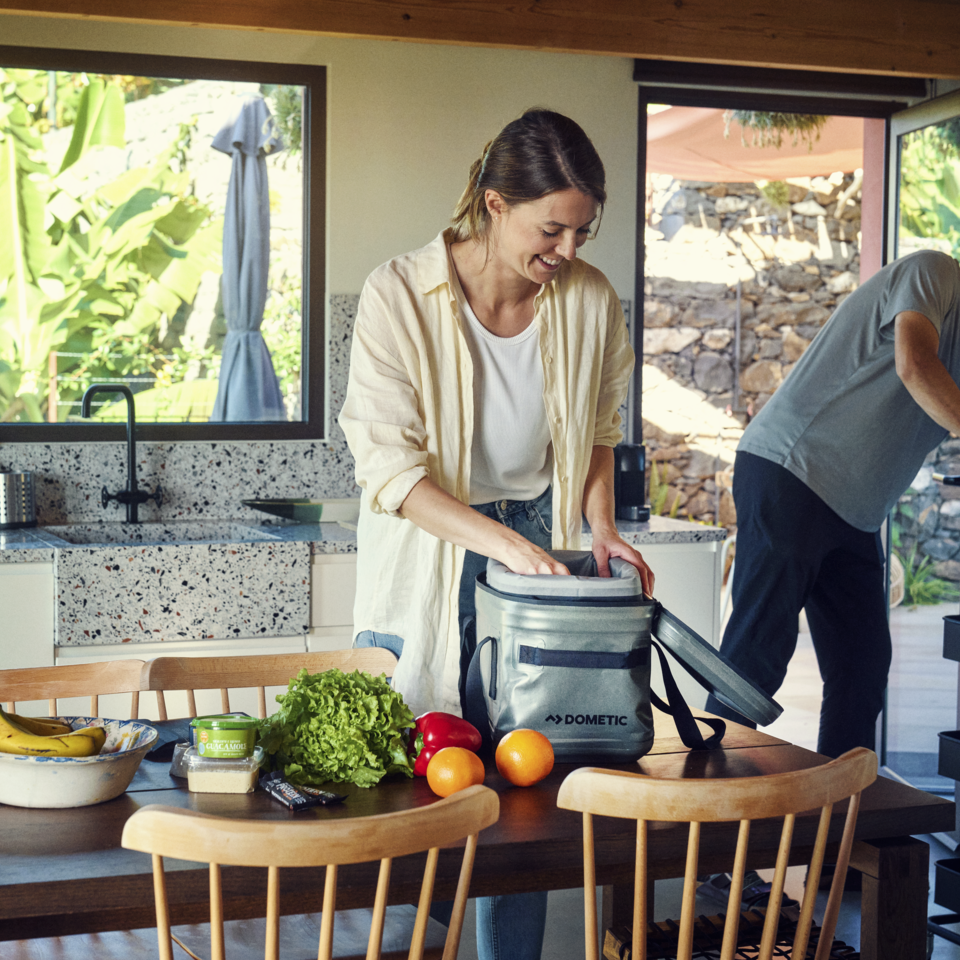 Dometic GO PAC Insulated ฉนวนเก็บความเย็น ขนาด 10L ,20L สำหรับ Soft Storage