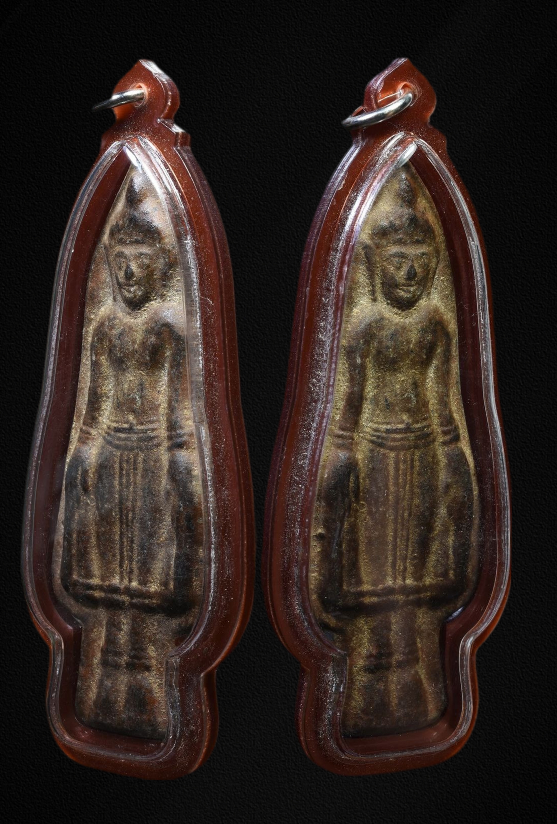 พระร่วงยืนทิ้งดิ่ง พร้อมเลี่ยม