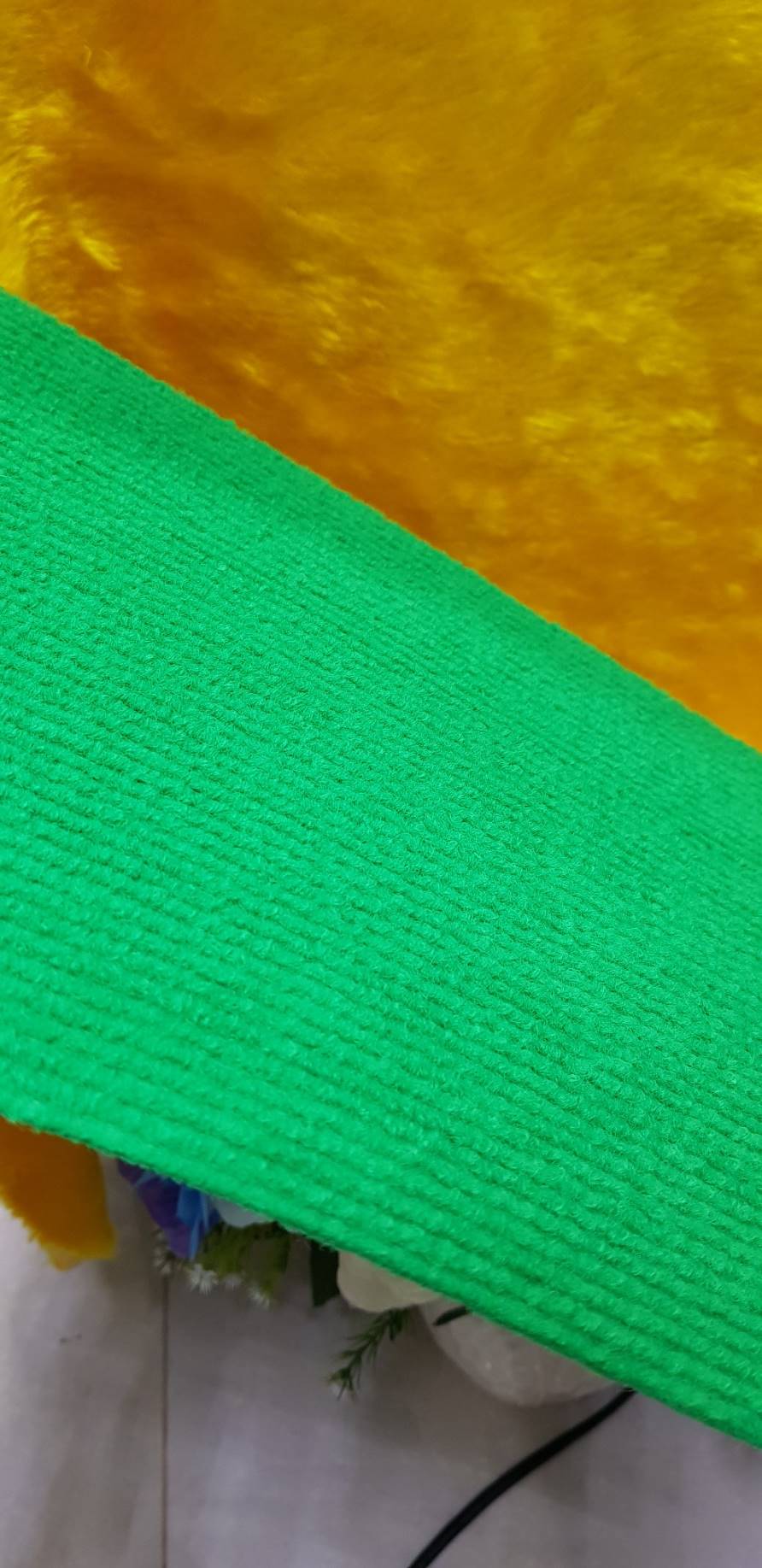 พรมขนห่วง ชนิดพรมอัดลอน พรมลูกฟูก สีเขียวสด