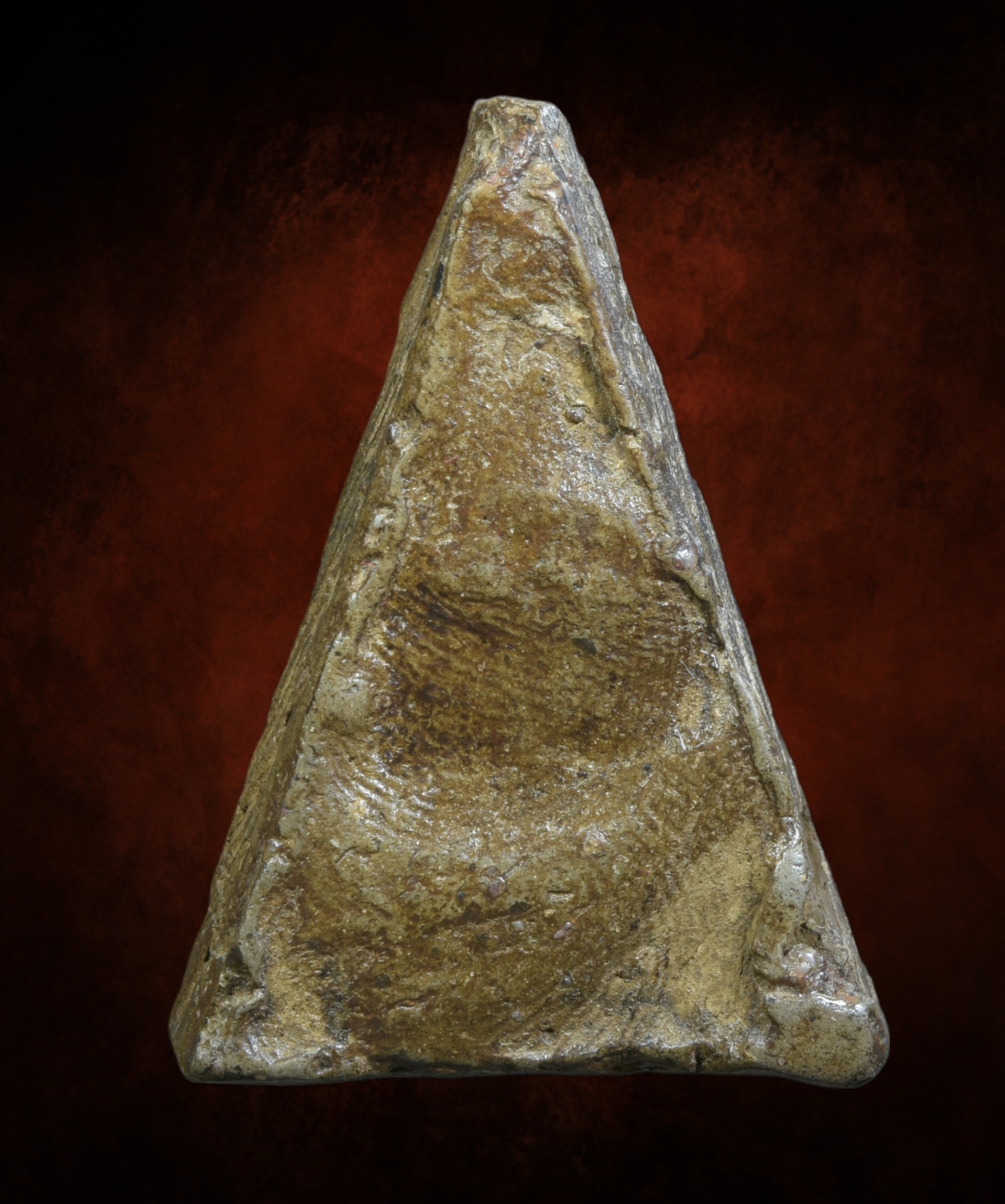 พระนางพญา พิมพ์เข่าตรง