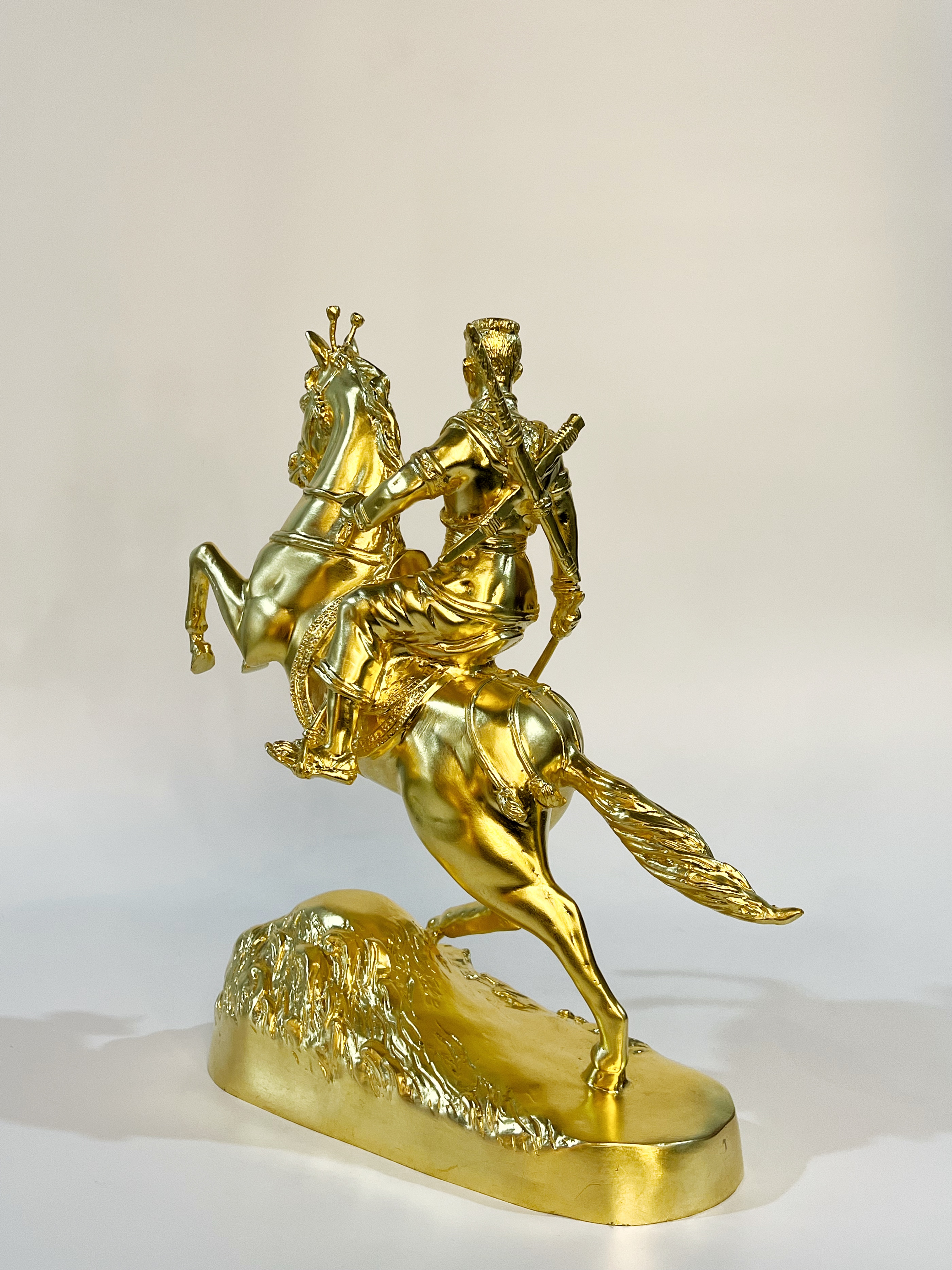 พระนเรศวรมหาราชทรงม้าศึก