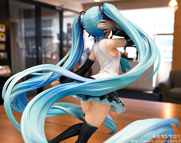 ปิดออเดอร์ (Pre-Order) Hatsune Miku V4 Chinese - 1/8 GSC