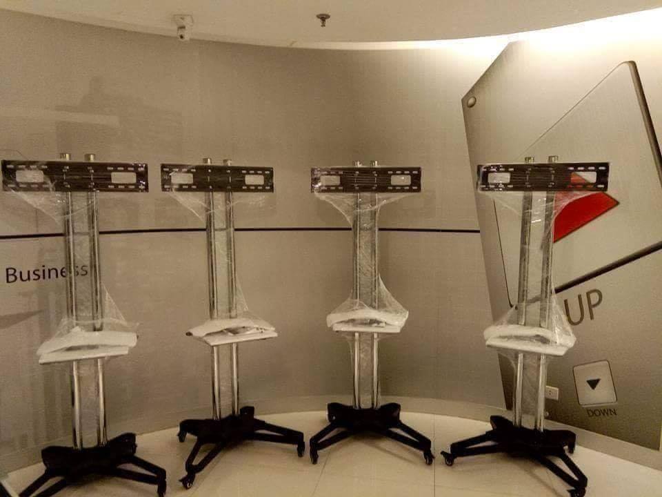 JMTVSTAND SM7000 ขาตั้งพื้นทีวีล้อเลื่อน(TV Stand)วัสดุเหล็ก+สแตนเลสแข็งแรง ปรับความสูง/ต่ำ ก้ม-เงยได้ 32"-70"นิ้ว{รับประกัน 3ปี}0964746498