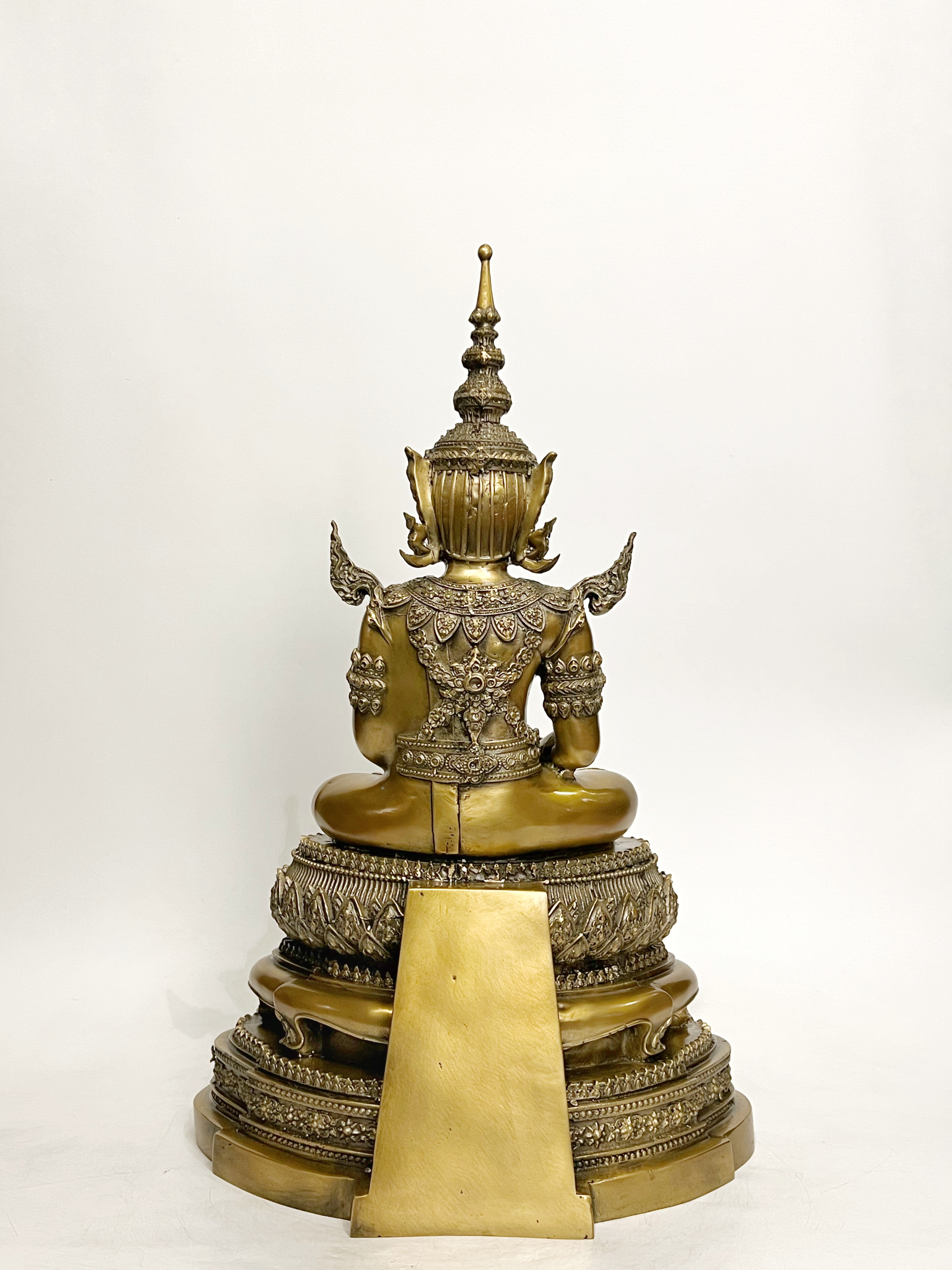 พระแก้วมรกต ทรงเครื่องฤดูร้อน หน้าตัก 9 นิ้ว