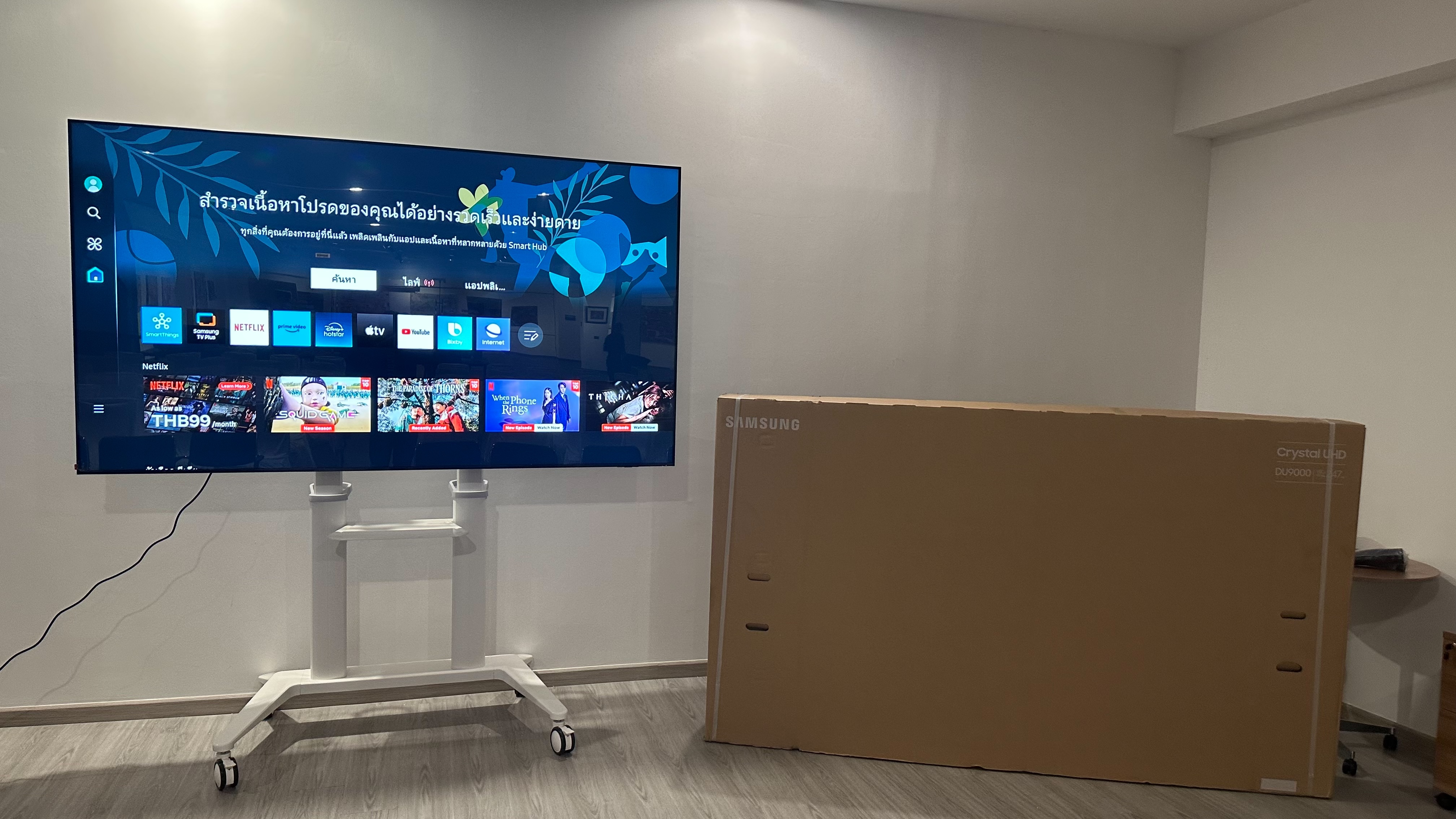 JMTVSTAND MT-F9400 ขาตั้งพื้นทีวีมีล้อเลื่อนTV Stand วัสดุ Aluminium อลูมิเนียม{สีขาว} แข็งแรง สวยหรู ทรงทันสมัย รองรับทีวี 70"-120"นิ้ว{รับประกัน 3 ปี}0964746498