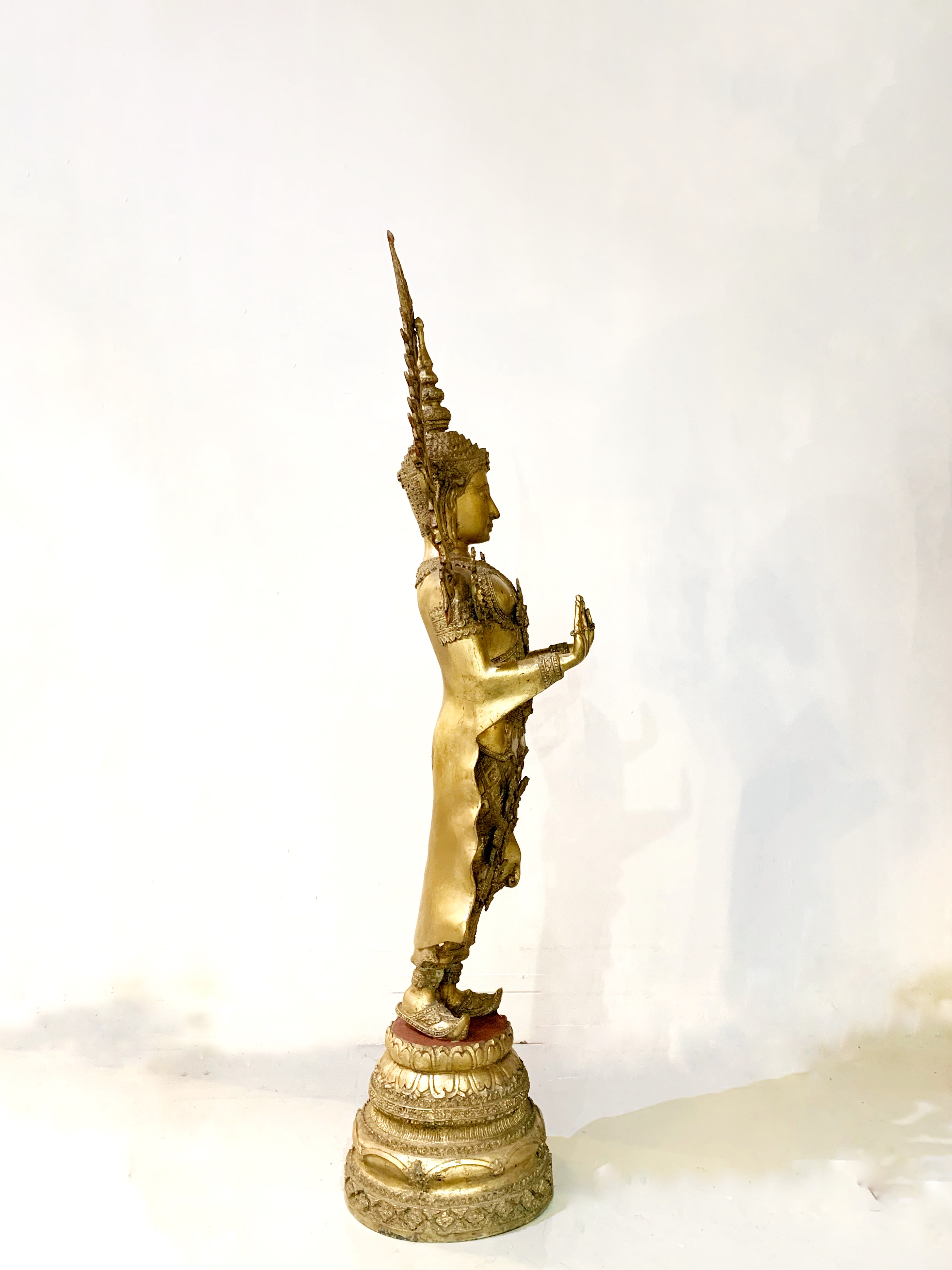 พระพุทธมหาจักรพรรดิ ปางห้ามสมุทร สูง 52 นิ้ว