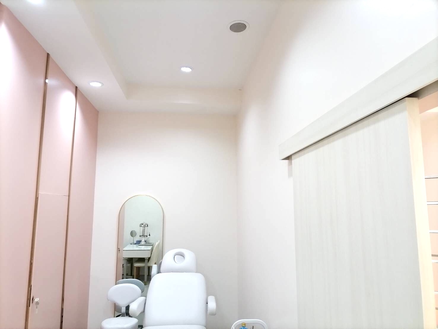 ติดตั้งระบบเสียงในคลินิค LA FEMME CLINIC สาขาเมืองทองธานี