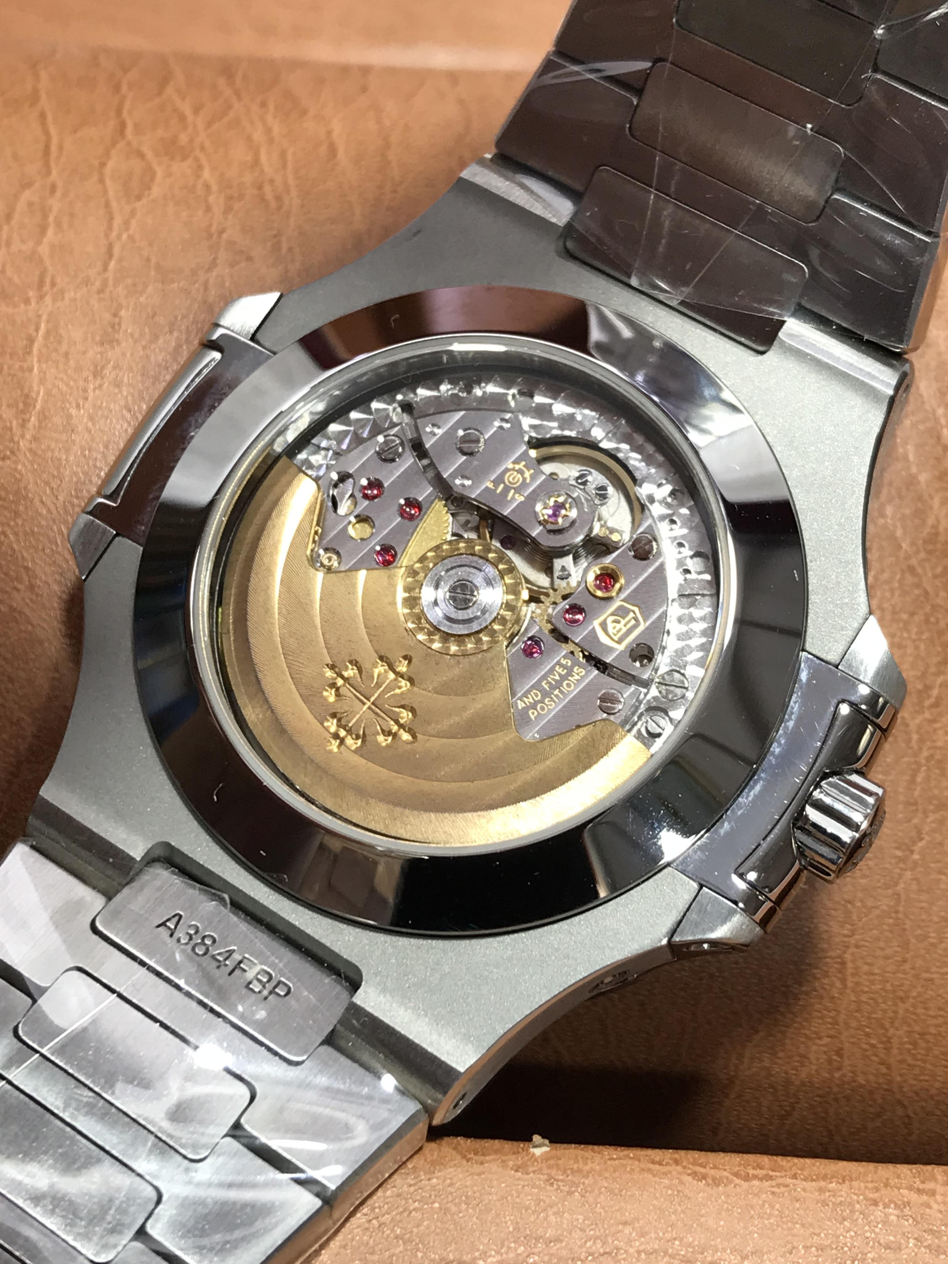 ⚽ Patek Philippe Nautilus 5726/1A-001 (Swiss)