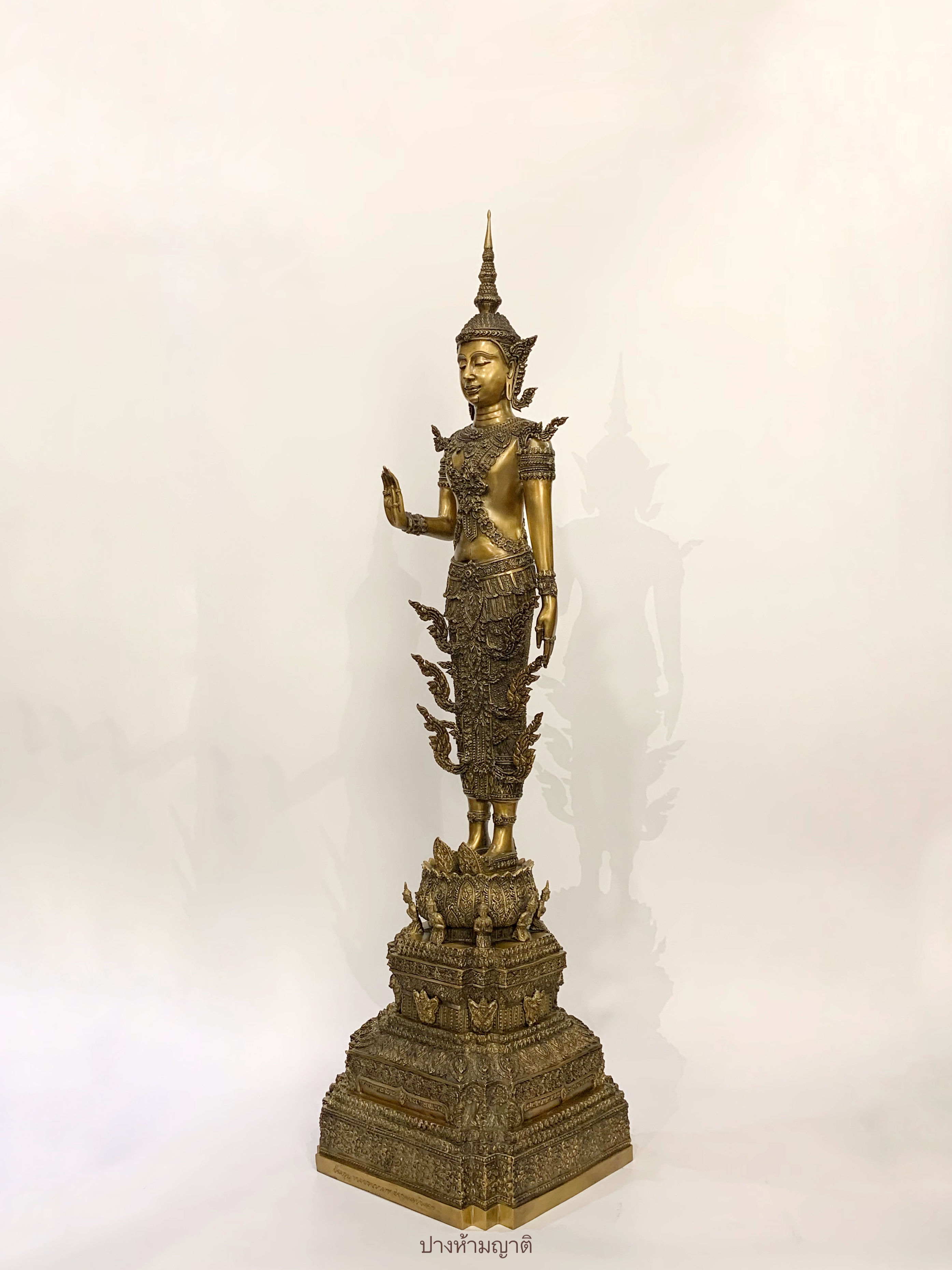 พระพุทธรูป ปางห้ามญาติ ทรงเครื่องจักรพรรดิ์ หน้าตัก 9 นิ้ว