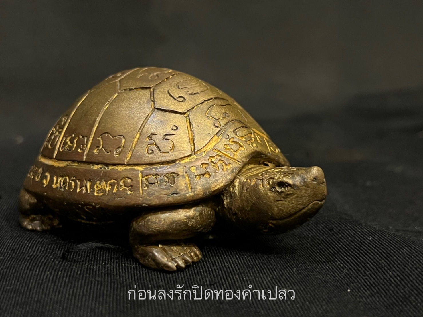 ตัวอย่างงานลงรักปิดทองคำเปลวเต็มองค์