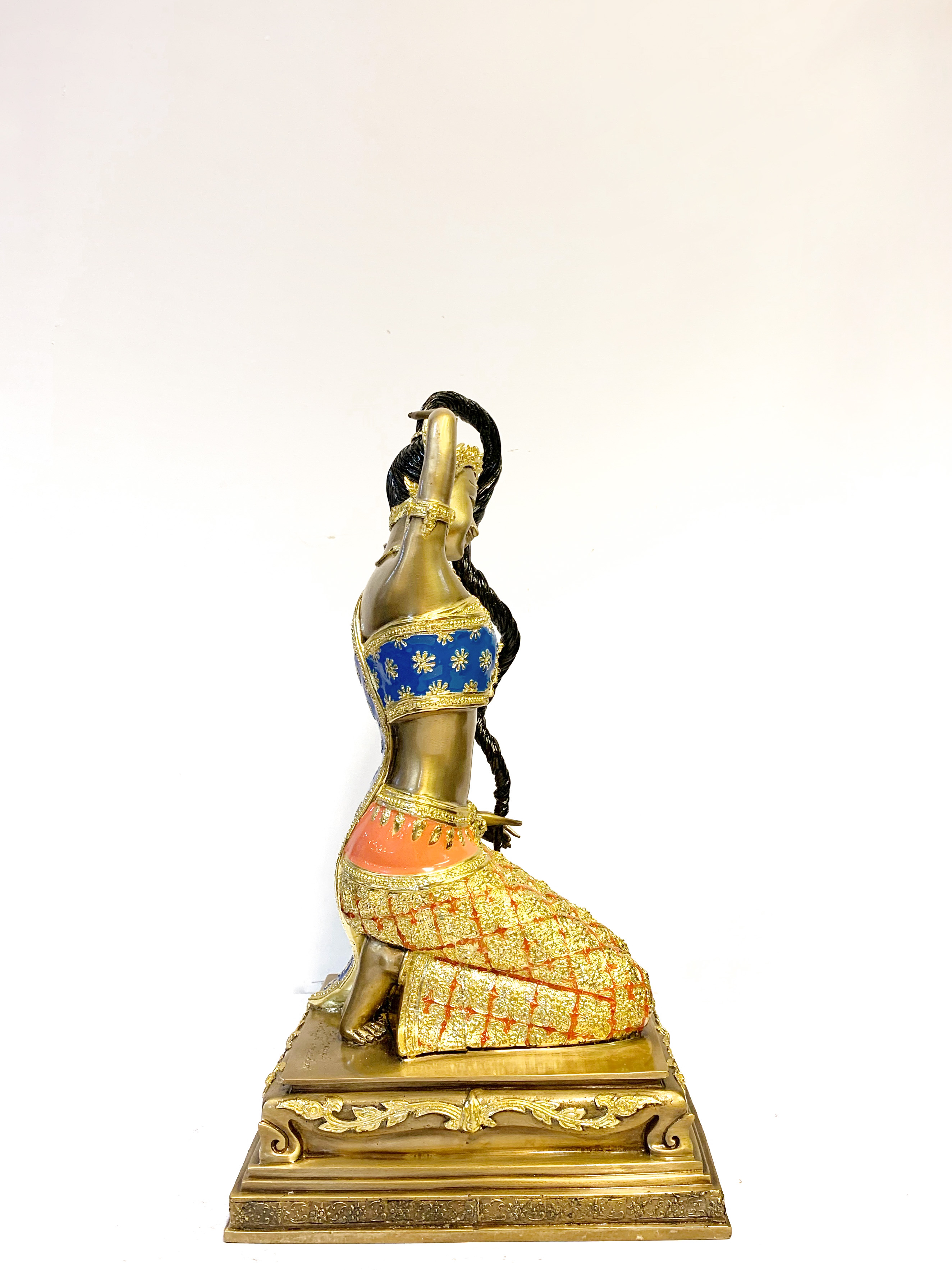 พระแม่ธรณีบีบมวยผม หน้าตัก 9 นิ้ว