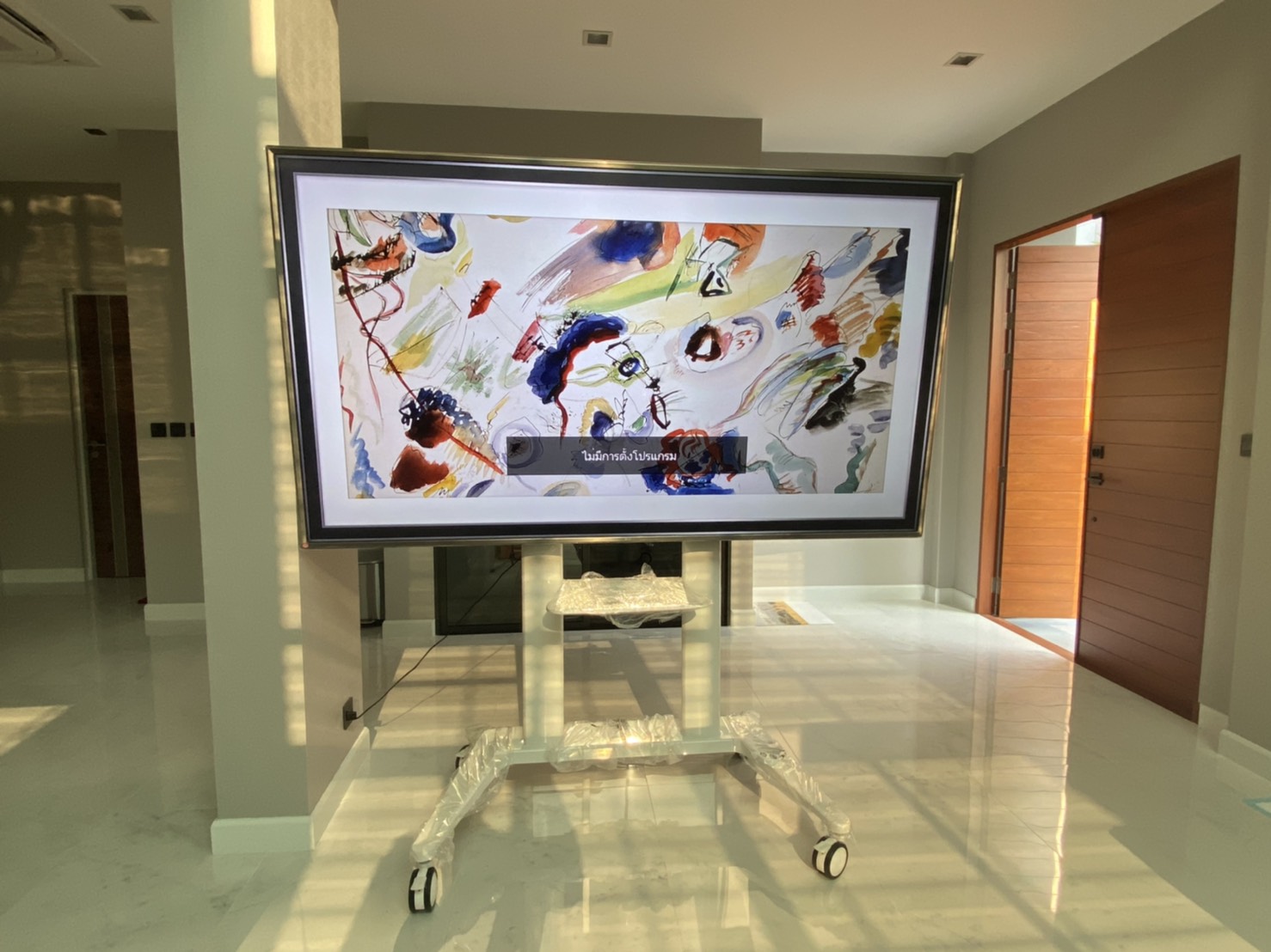 JMTVSTAND MT-F9400 ขาตั้งพื้นทีวีมีล้อเลื่อนTV Stand วัสดุ Aluminium อลูมิเนียม{สีขาว} แข็งแรง สวยหรู ทรงทันสมัย รองรับทีวี 70"-120"นิ้ว{รับประกัน 3 ปี}0964746498