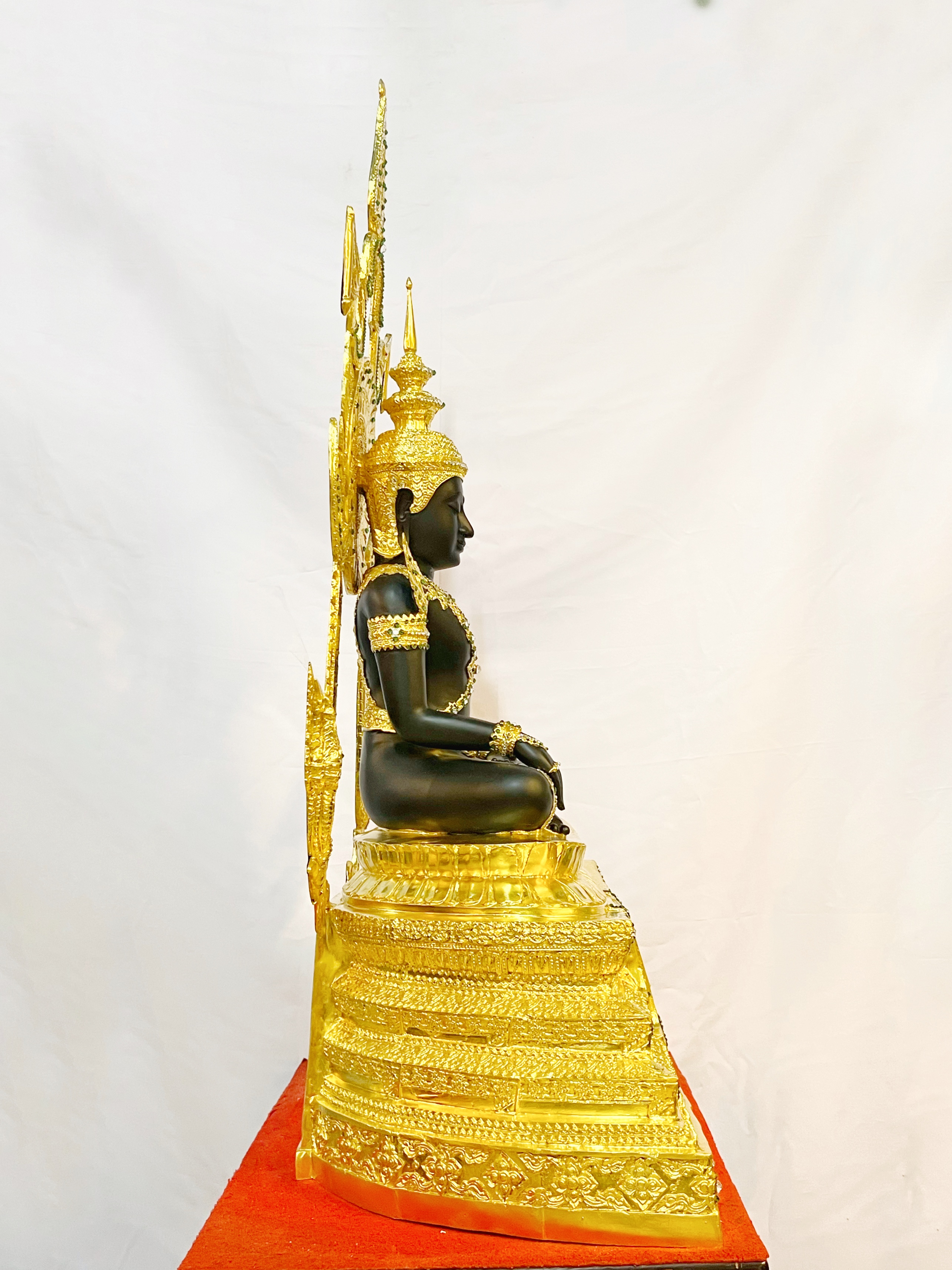 สมเด็จองค์ปฐม หน้าตัก 16 นิ้ว