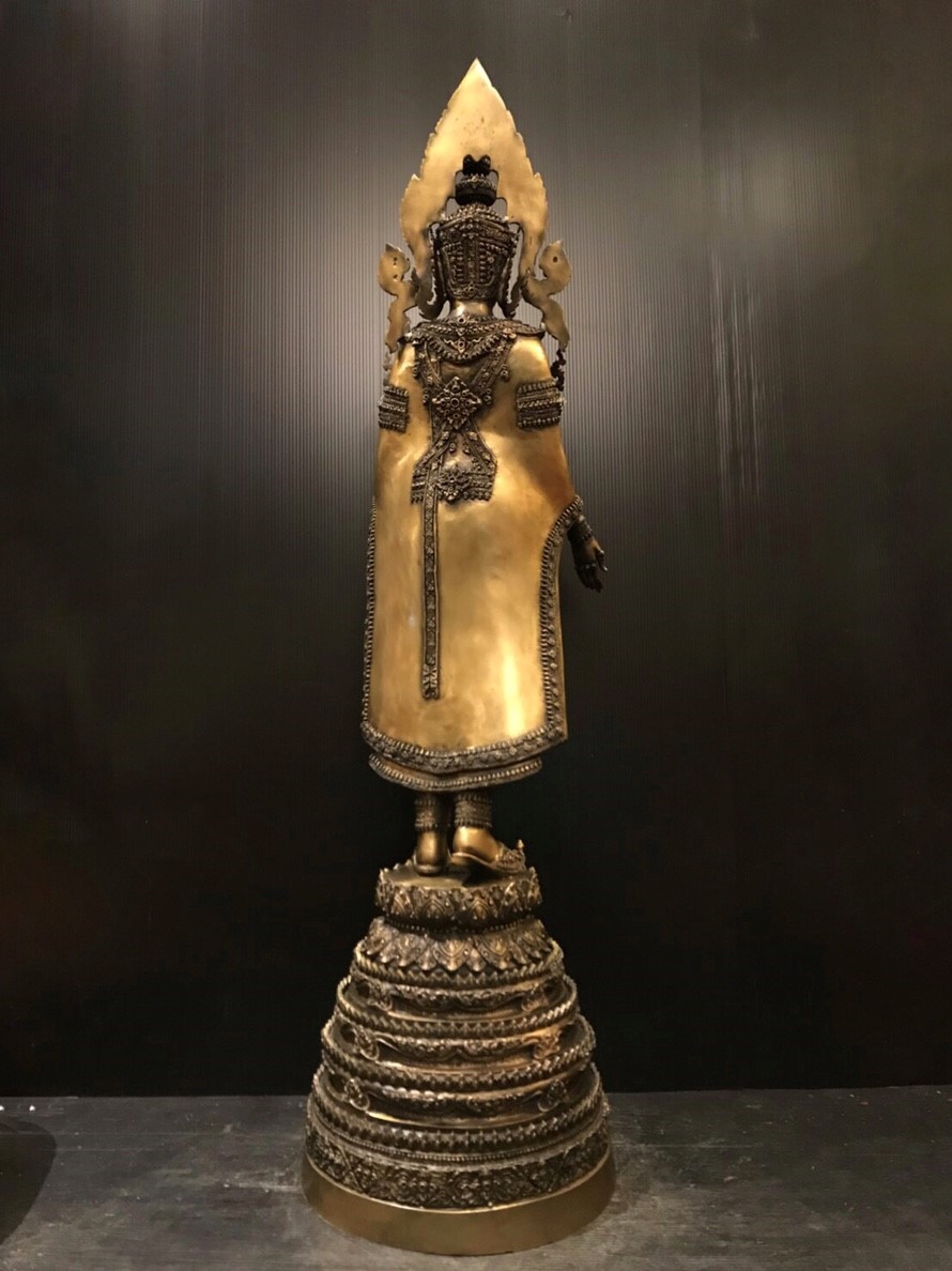 พระพุทธมหาจักรพรรดิ ปางเปิดโลก สูง 32 นิ้ว