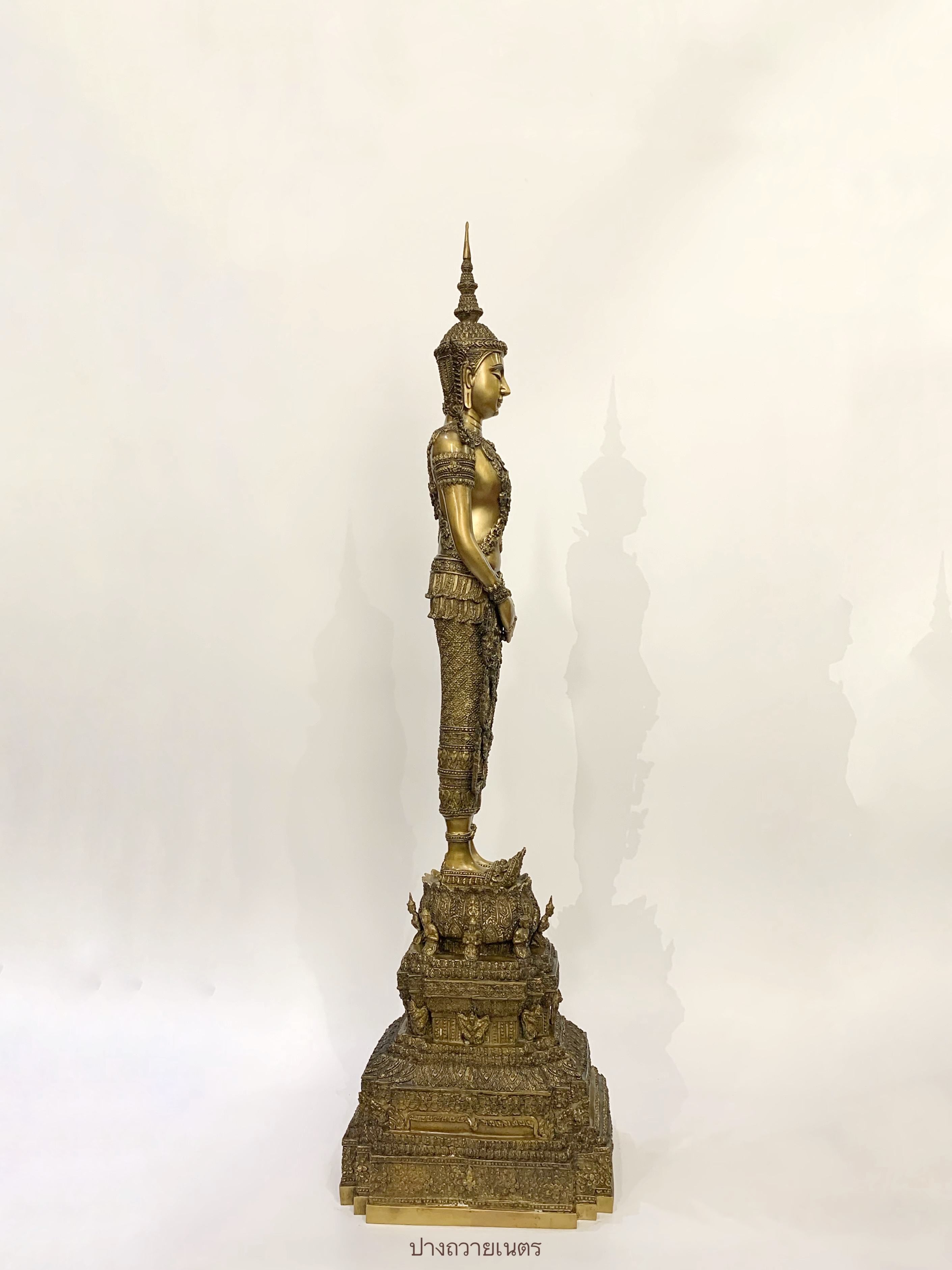 พระพุทธรูป ปางถวายเนตร ทรงเครื่องจักรพรรดิ์ หน้าตัก 9 นิ้ว