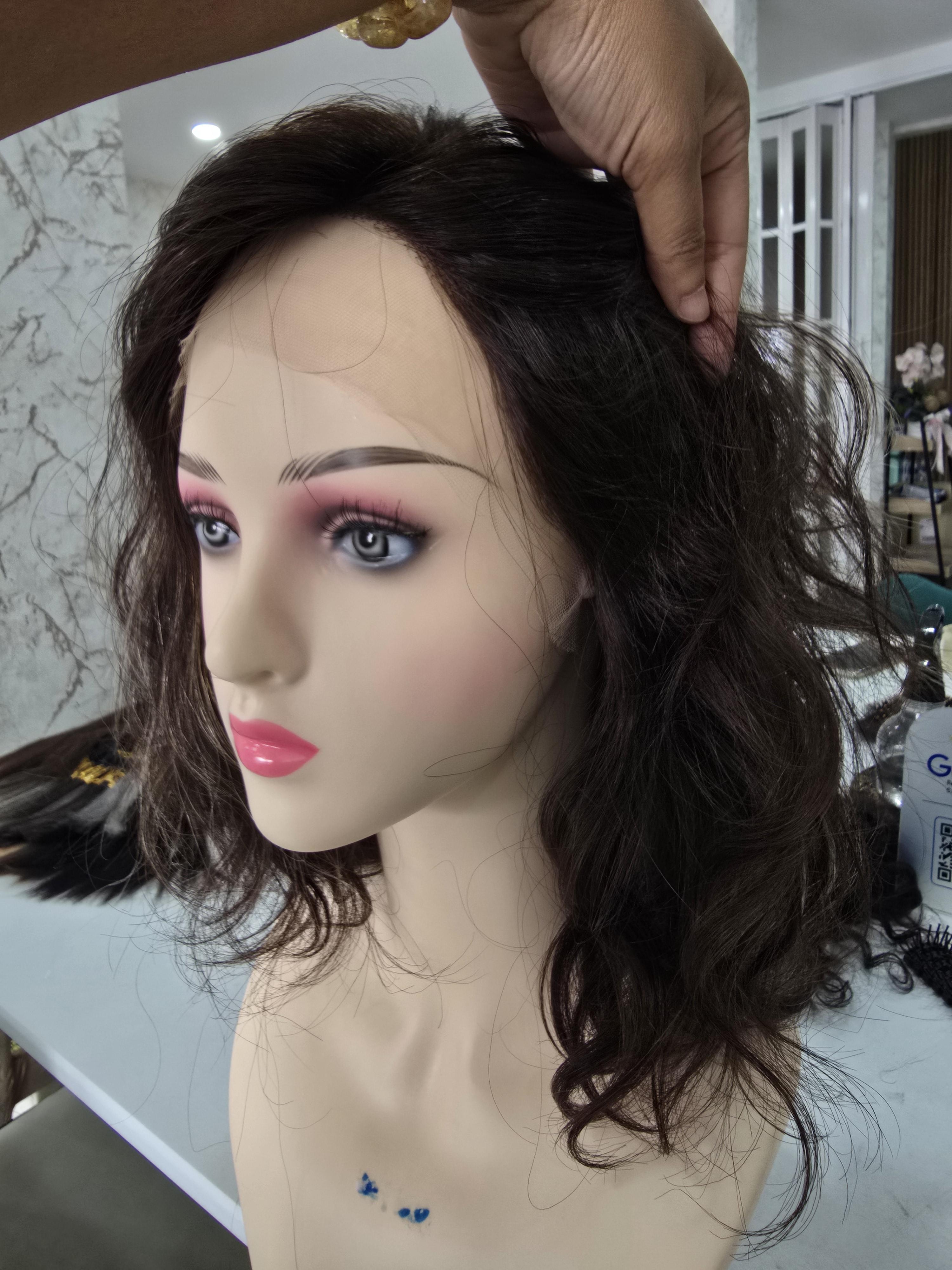 วิกผมแท้ทอมือ งานพรีเมี่ยม เสยแสกเนียนมาก ไม่ต้องใช้กาว สีน้ำตาลไฮไลท์ Premium Human Hair Jewish Wig