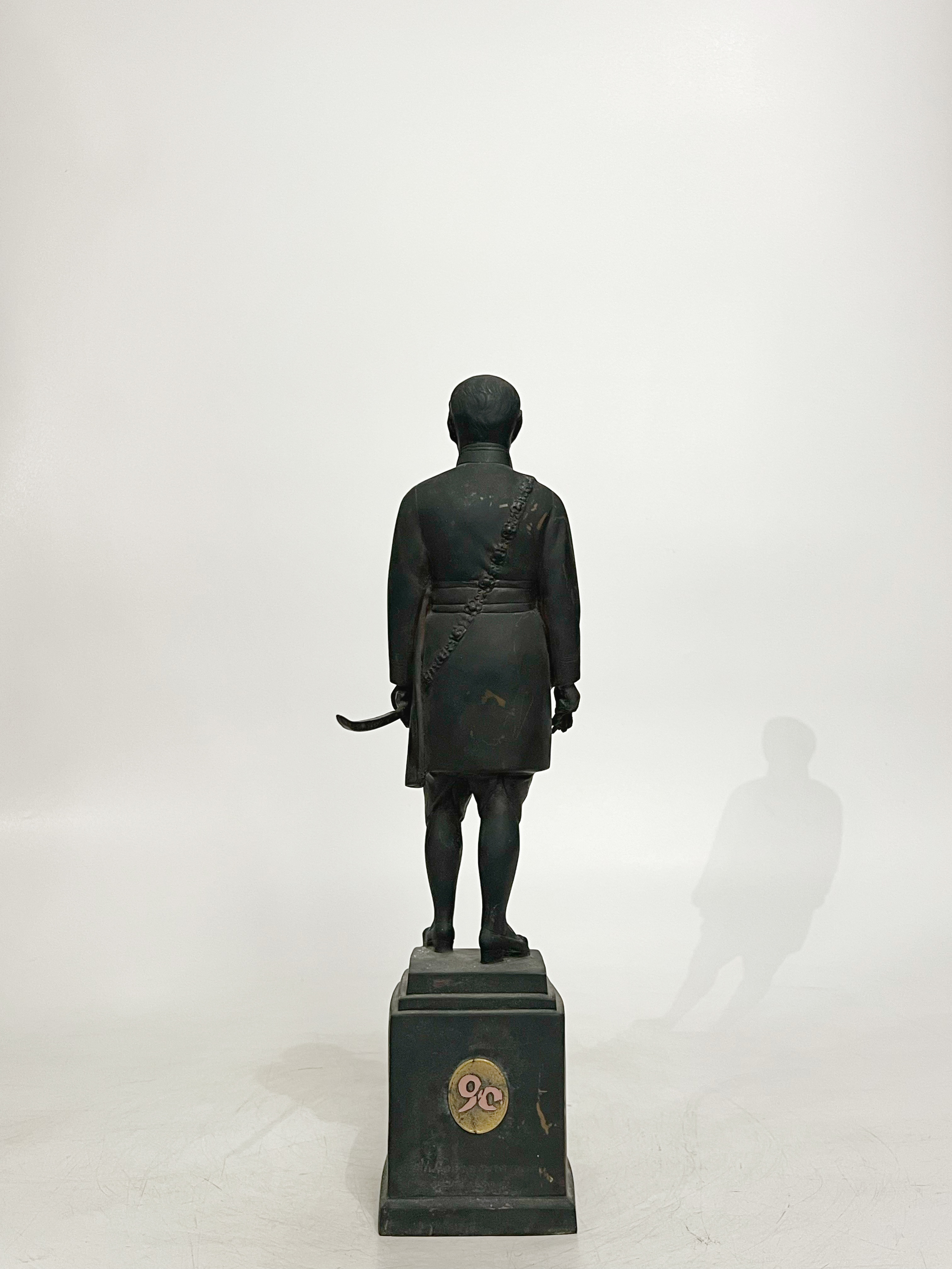 รัชกาลที่ 6 ครึ่งพระองค์