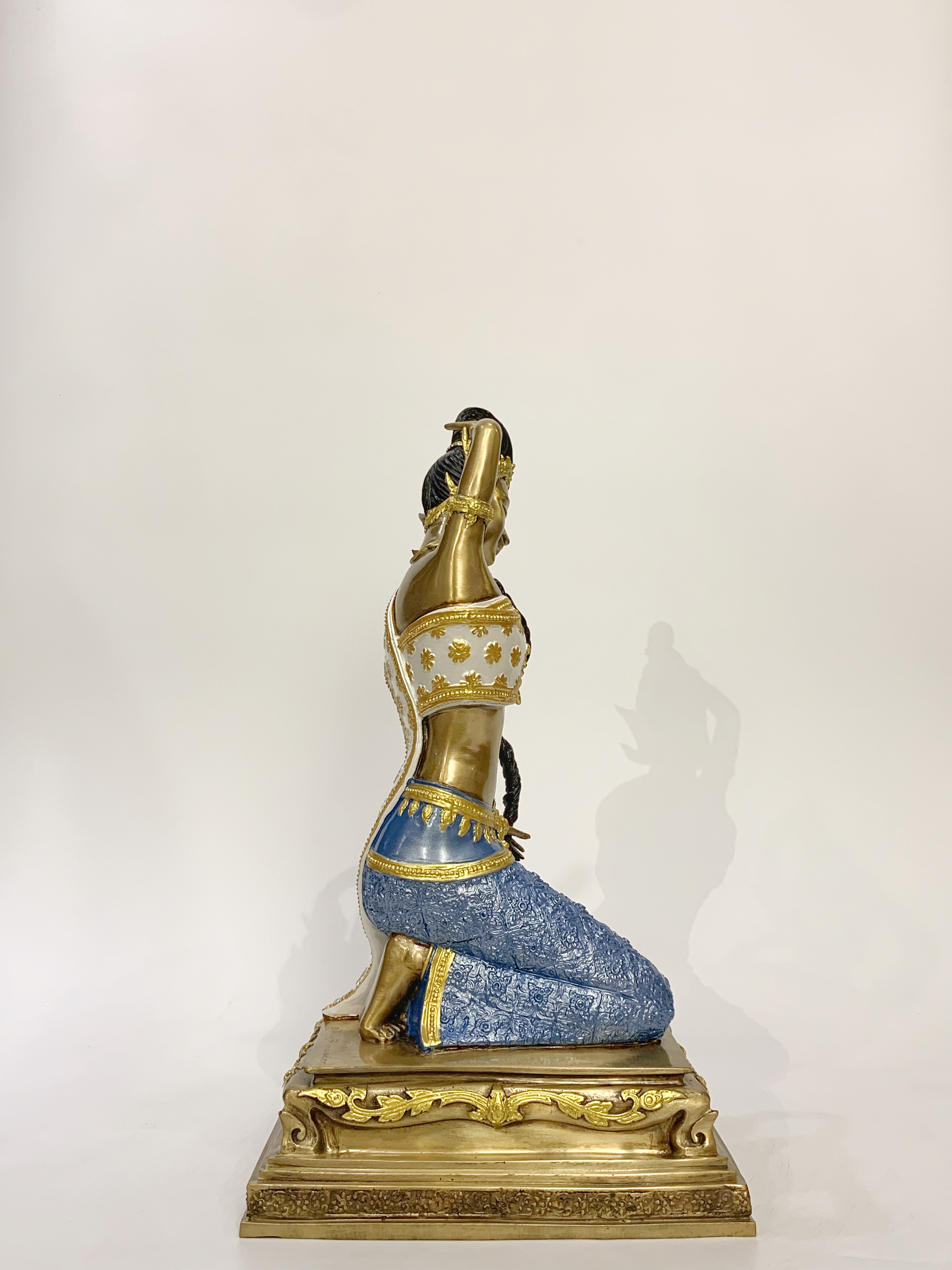 พระแม่ธรณีบีบมวยผม หน้าตัก 9 นิ้ว