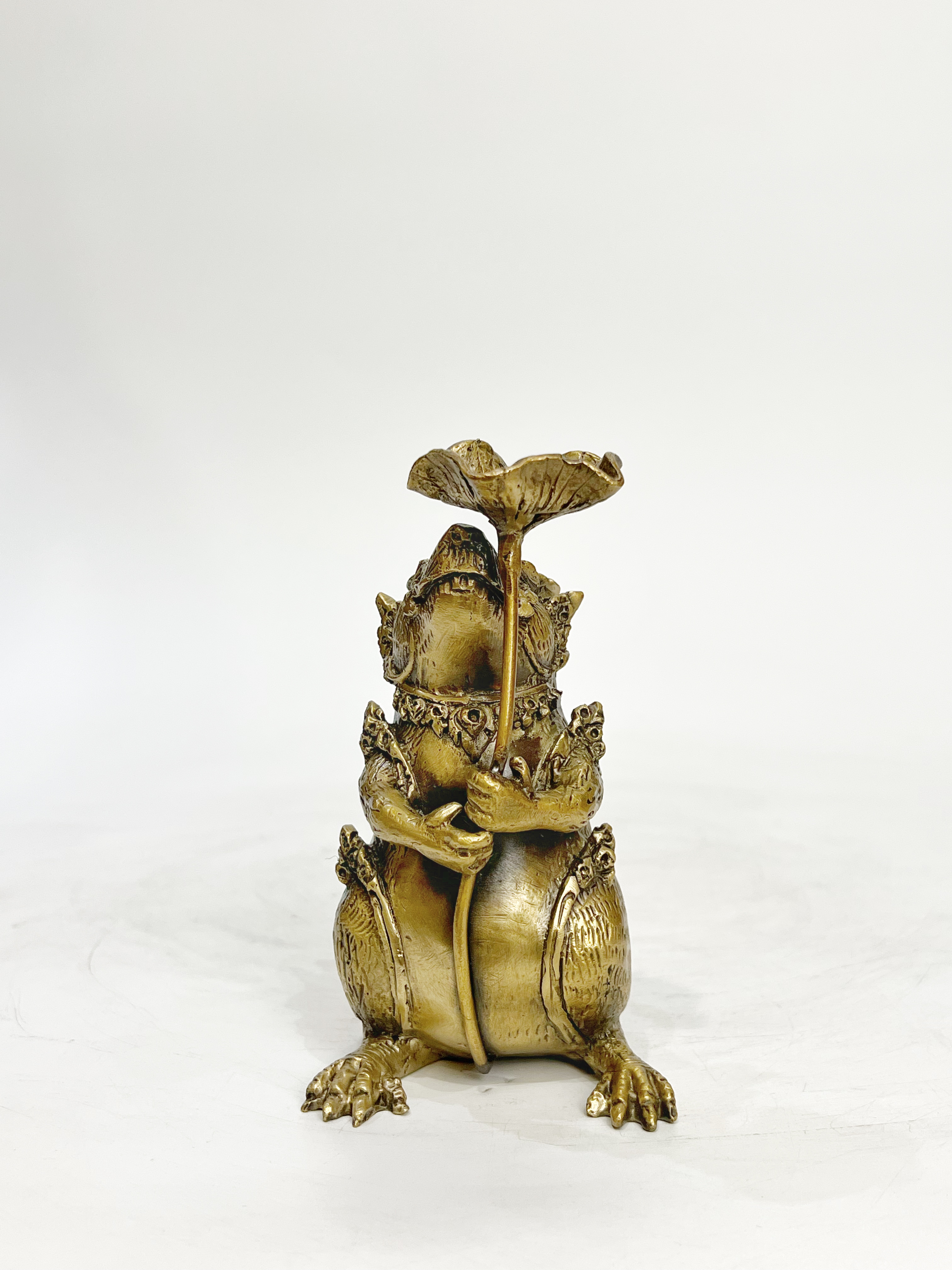 ชุด : หนูมุสิกะ (ถือขนม 2+วางกำยาน 1)