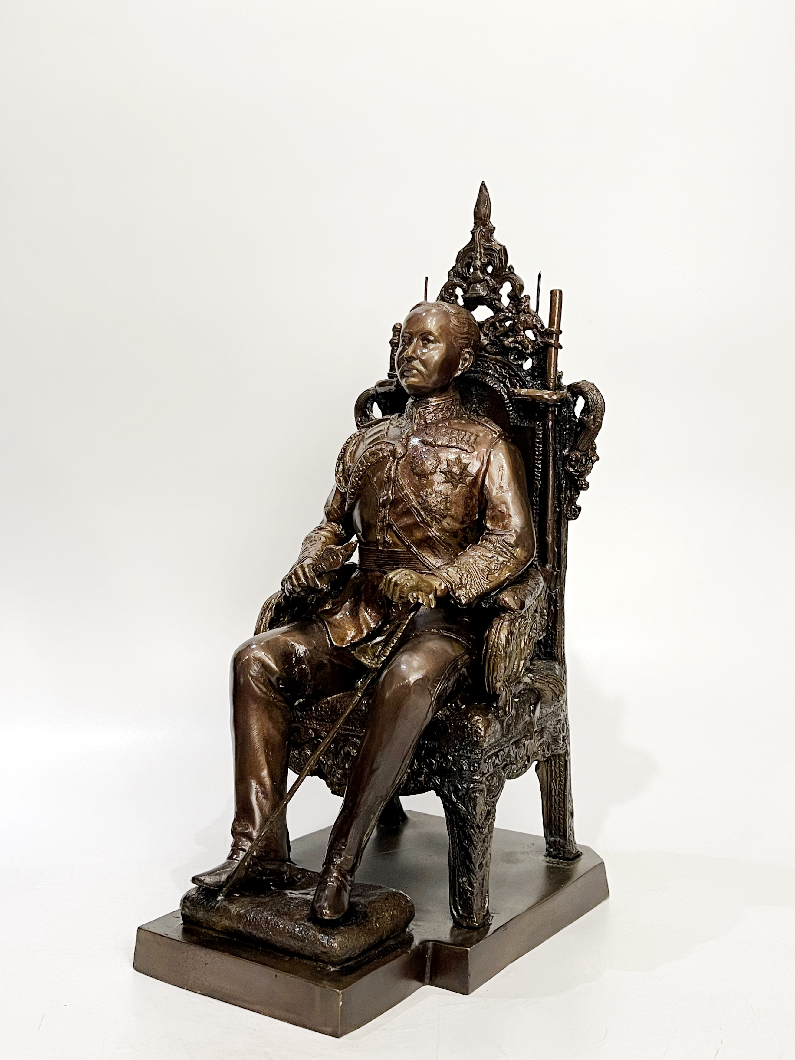 รัชกาลที่ 5 นั่งบัลลังก์ หน้าตัก 9 นิ้ว