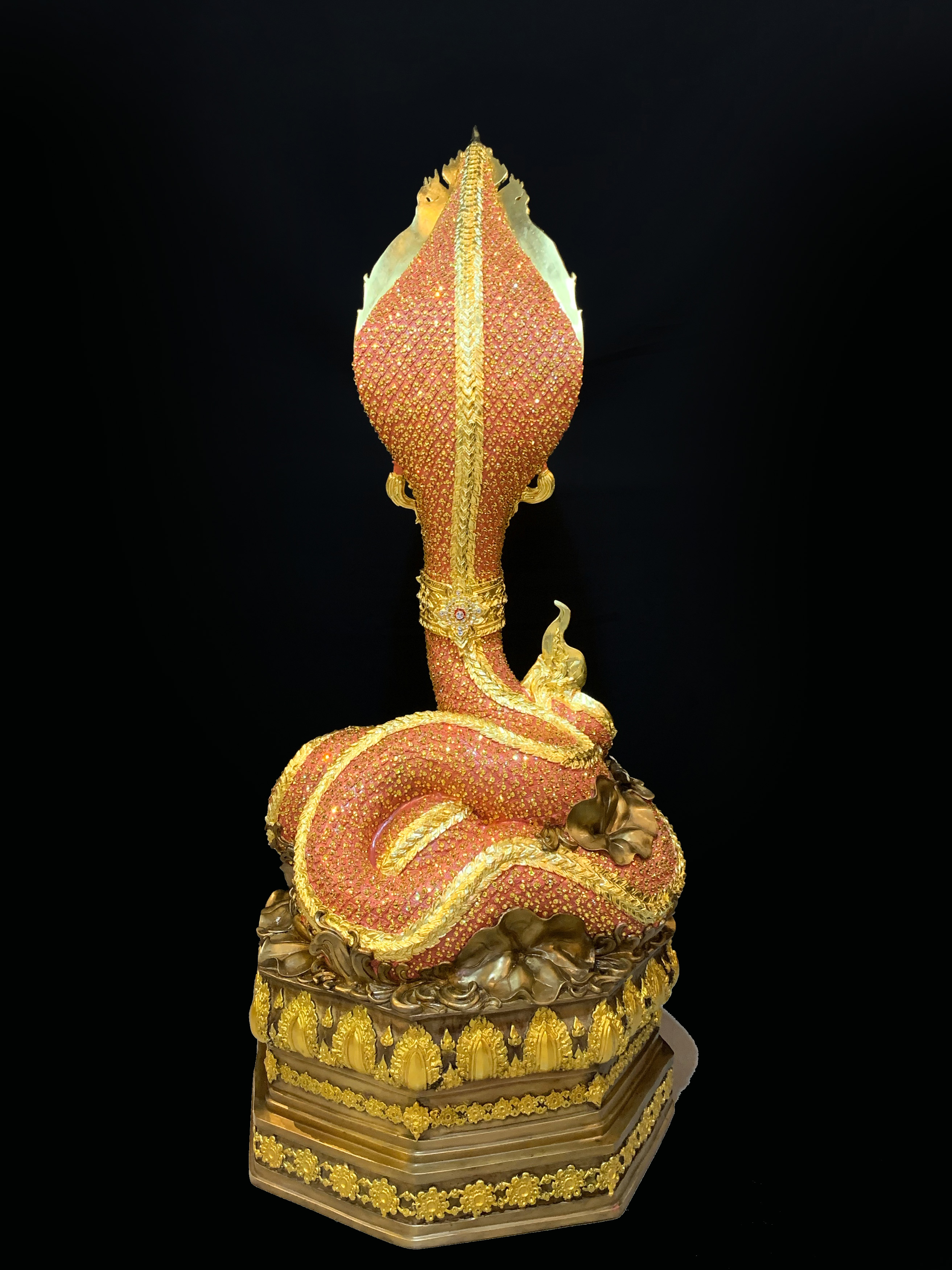 พญานาค สูง 149 cm.