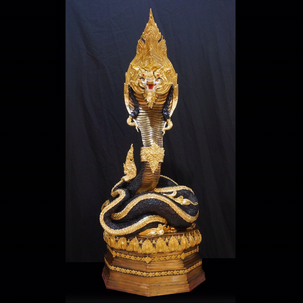 พญานาค สูง 159 cm.
