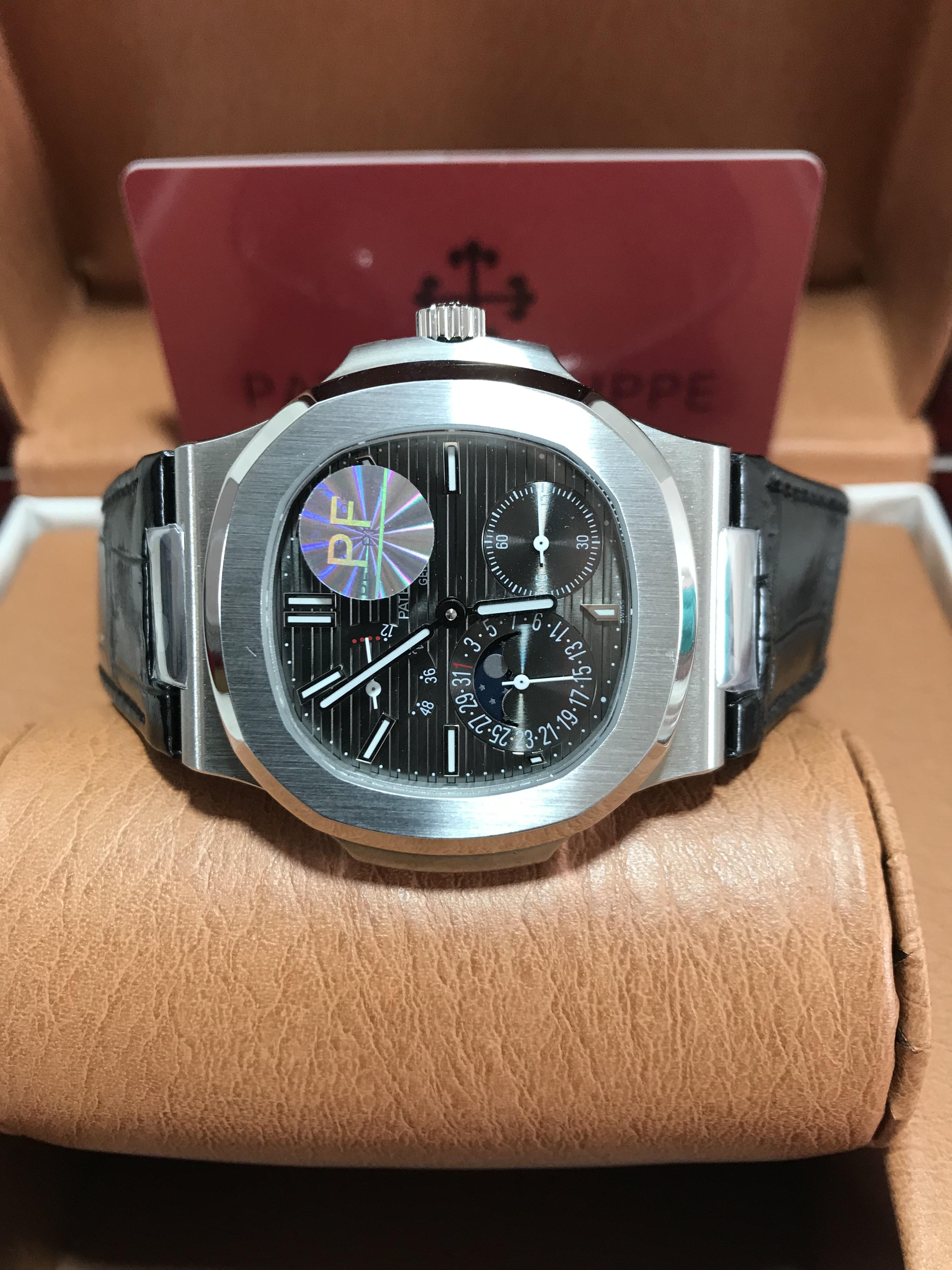 Patek Philippe Nautilus 5712G-001 (Swiss)
