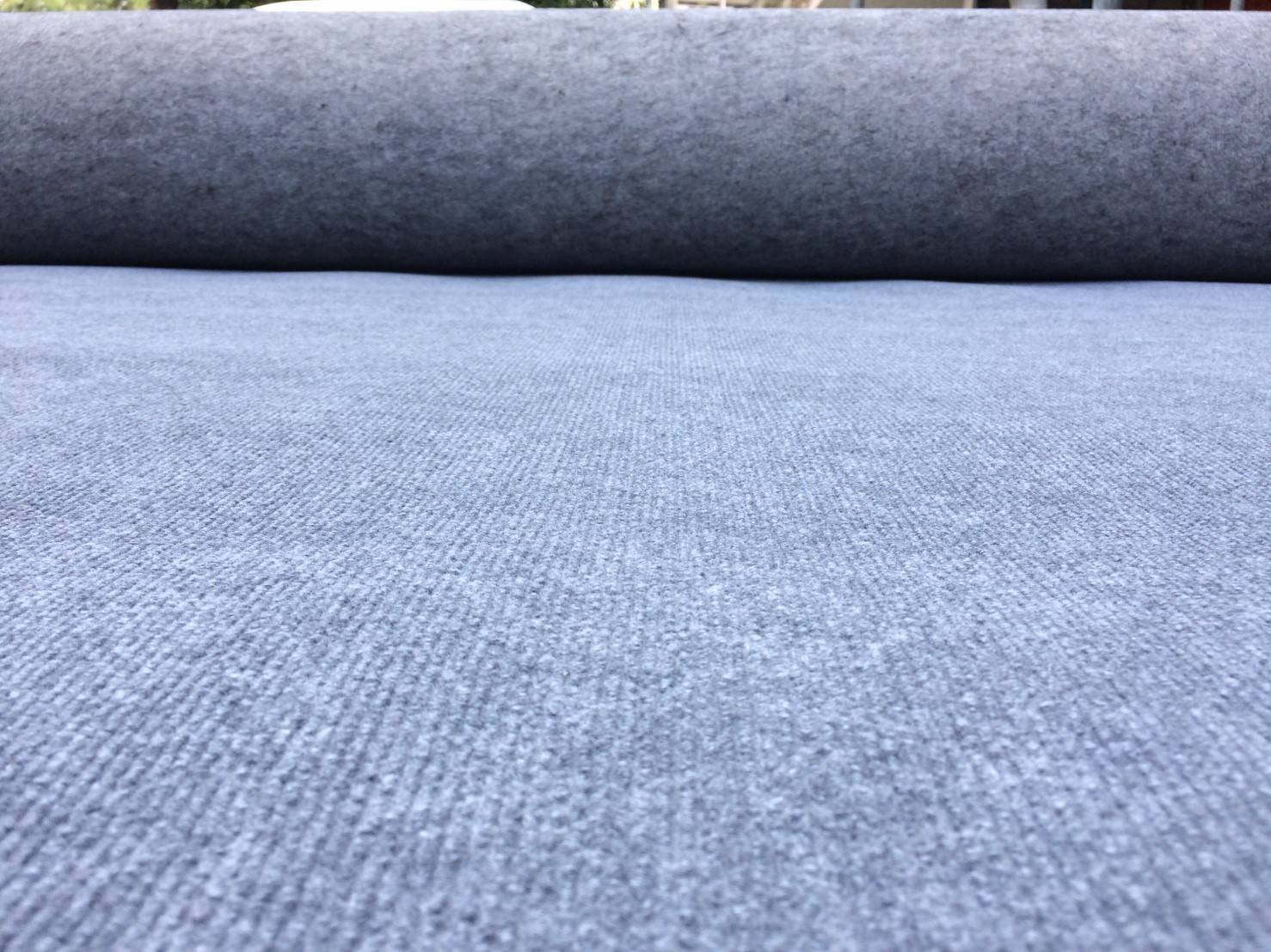 พรมลูกฟูก หรือพรมปูวัด สีเทาควันบุหรี่ 018 หนา 4-6 มิล