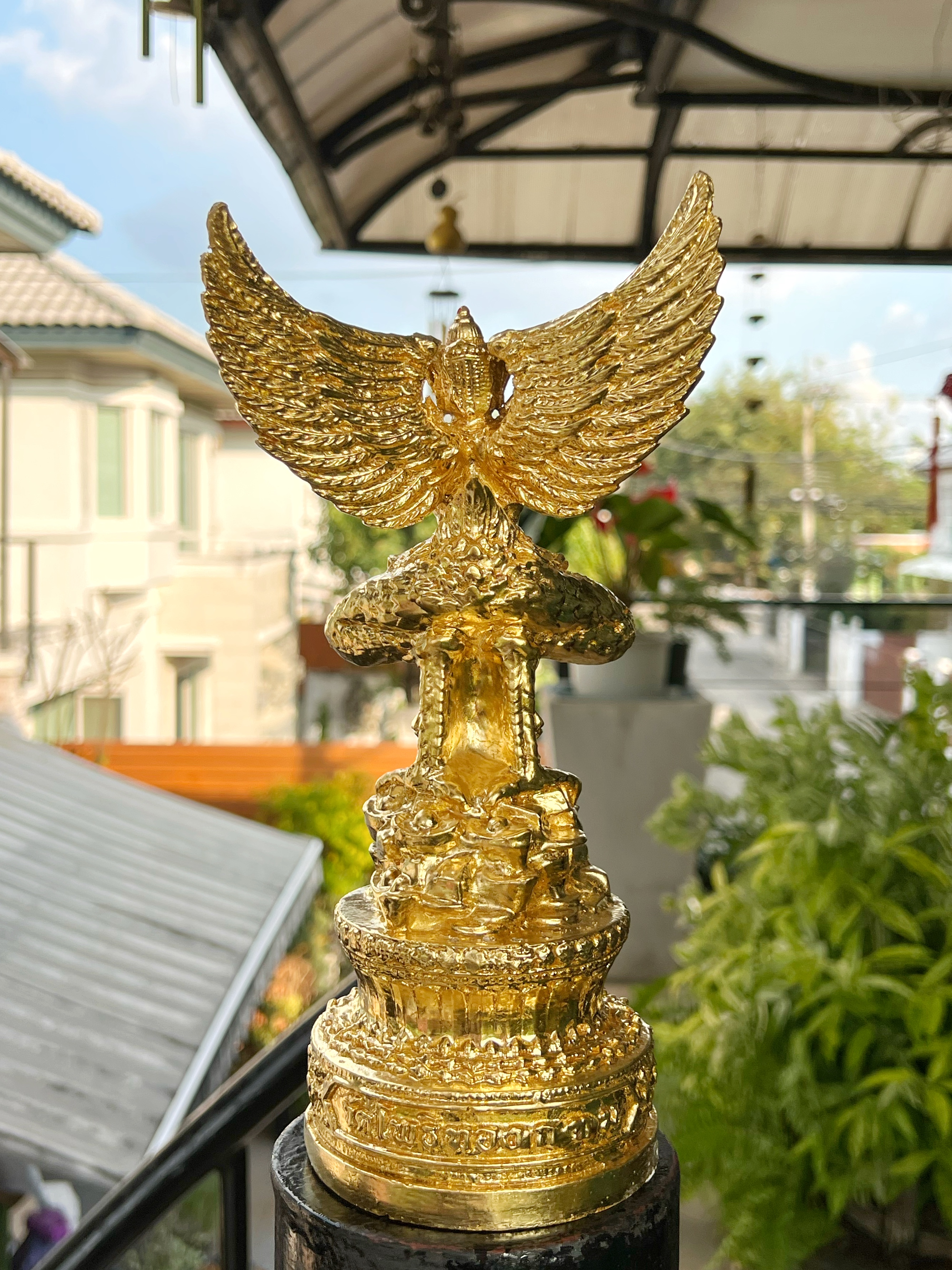 พญาครุฑ รุ่น เหยียบเงินเหยียบทอง สูง 10”