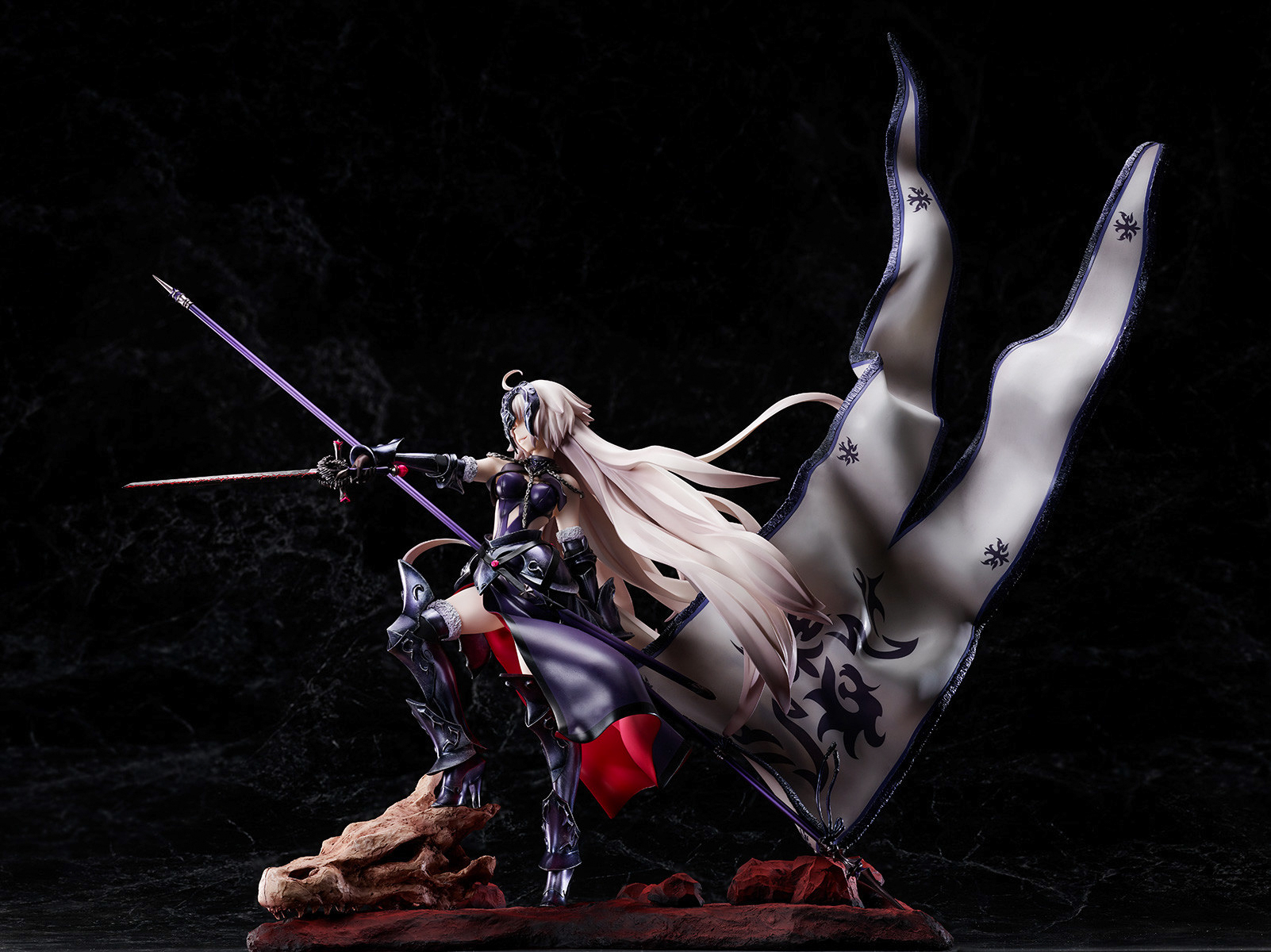 (Pre-Order) Jeanne d'Arc (Alter) Kuraki Homura o Matoishi Ryuu no Majo - 1/7 (Licorne)