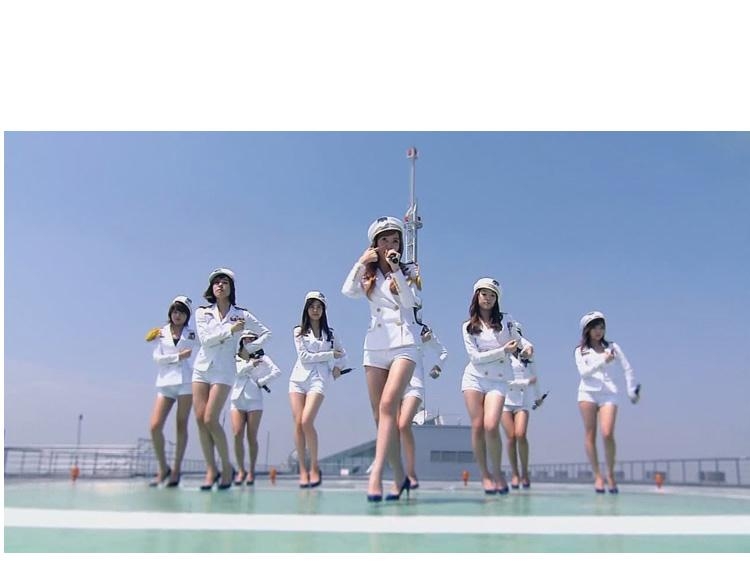 ชุด cover เต้นโคฟเวอร์ Girls Generation - ชุดสูทขาว SNSD กระดุม 2 แถว พร้อมหมวกขาวแถบทอง