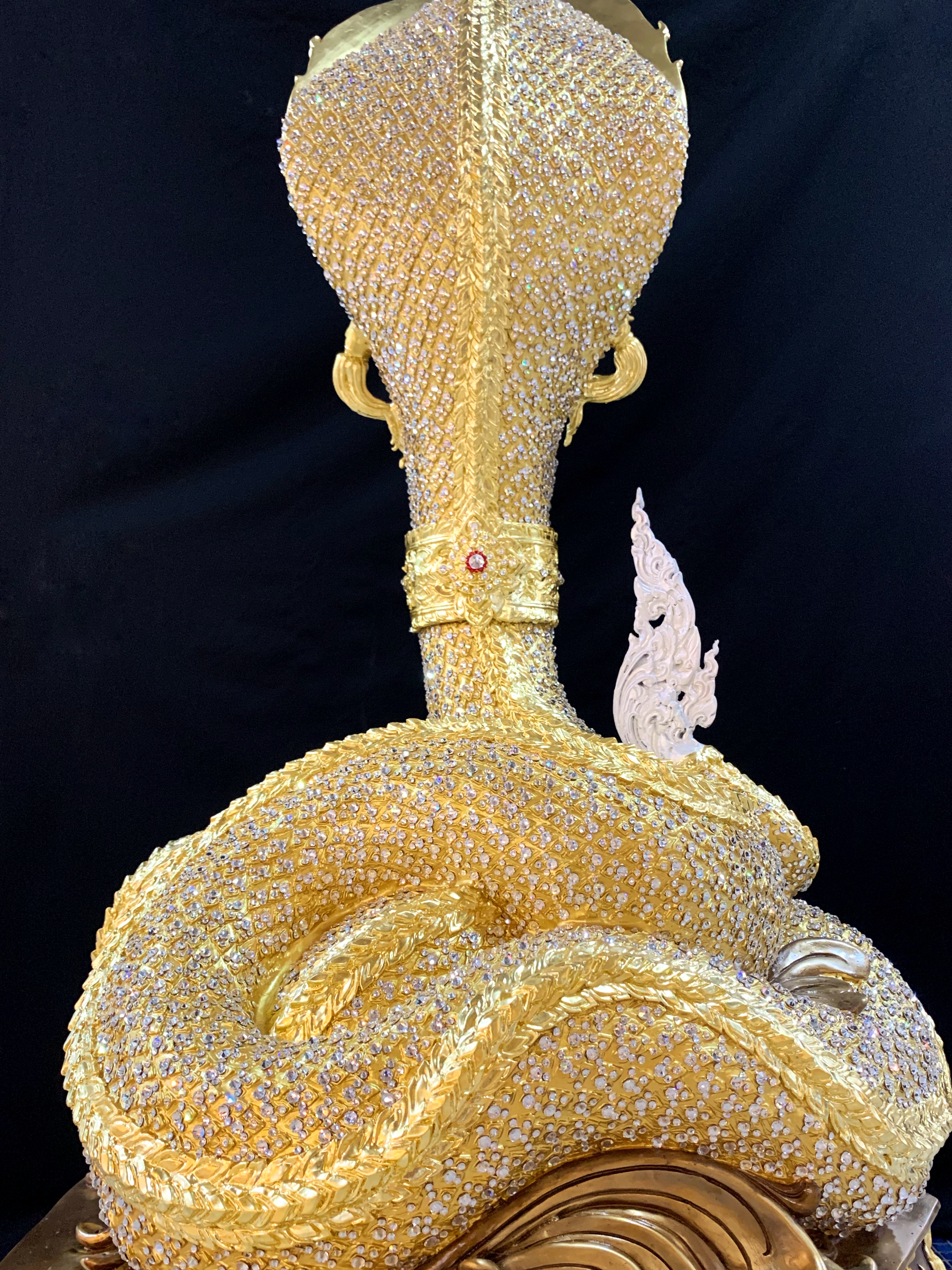 พญานาค สูง 159 cm.