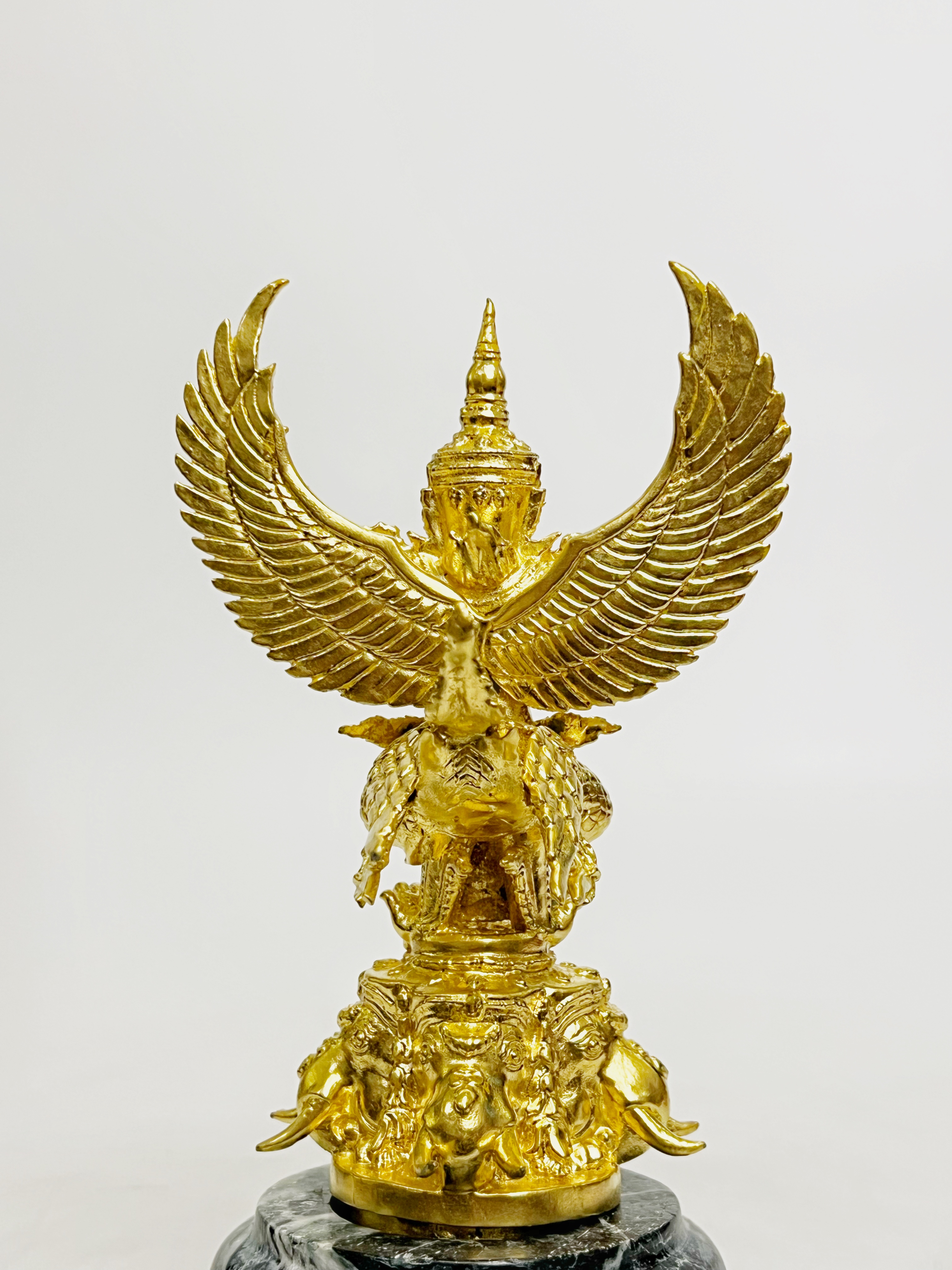 พญาครุฑ องค์บูชา รุ่น มหาเศรษฐี สูง 8 นิ้ว (ขนาดกลาง)