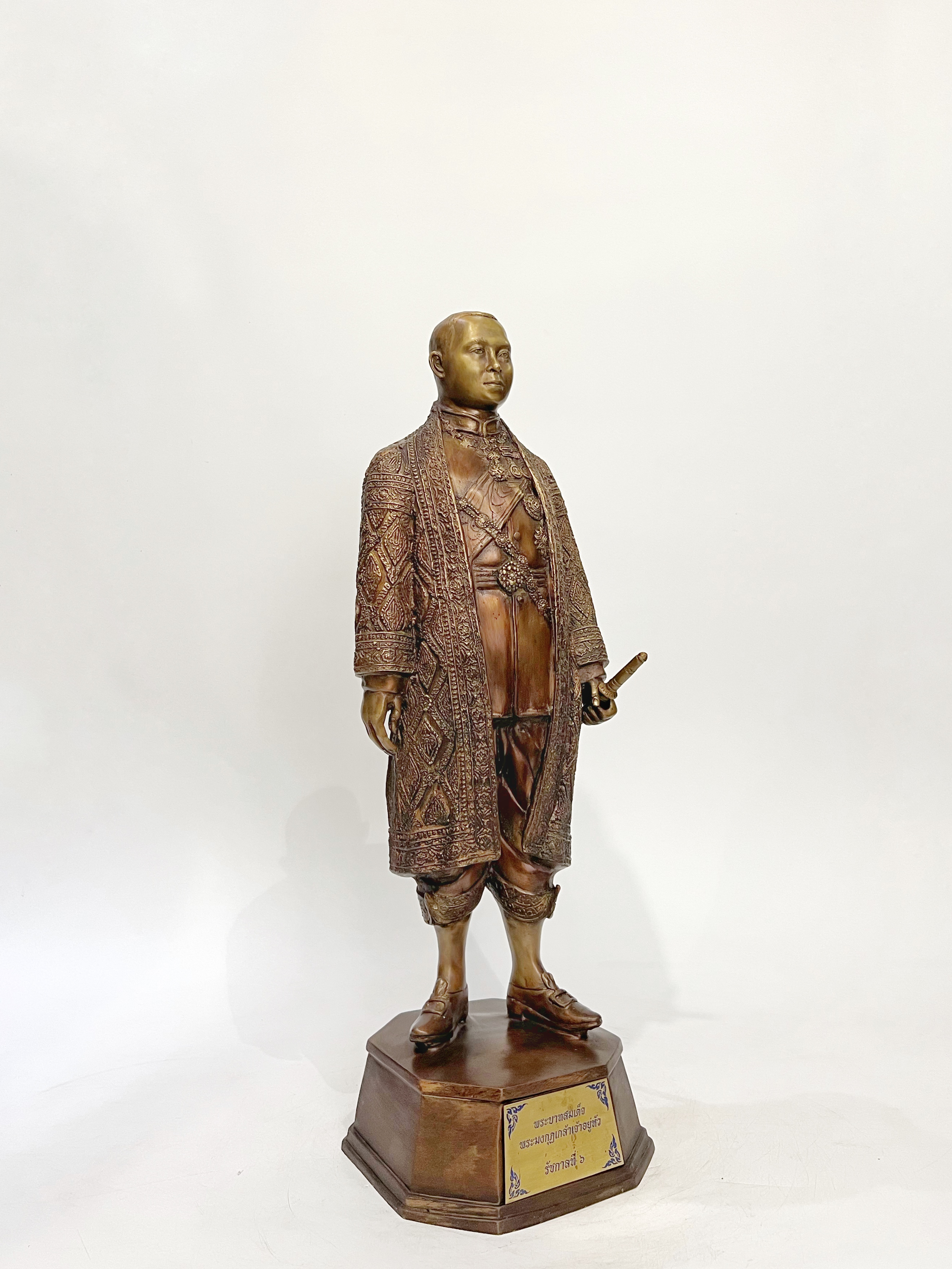 ประติมากรรมชุด 9 รัชกาล หน้าตัก 9 นิ้ว