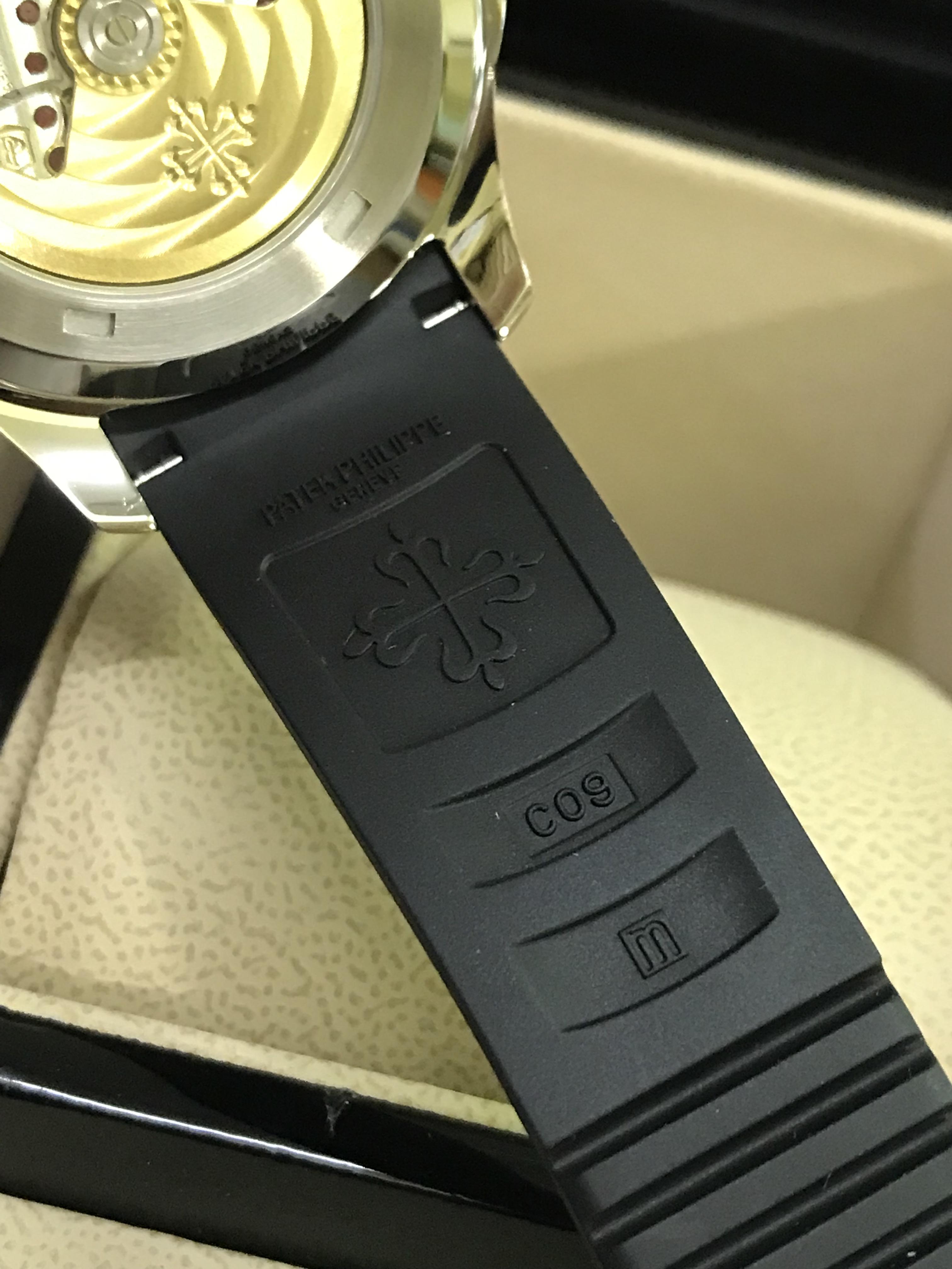 Patek Philippe Aquanaut 5164A-001