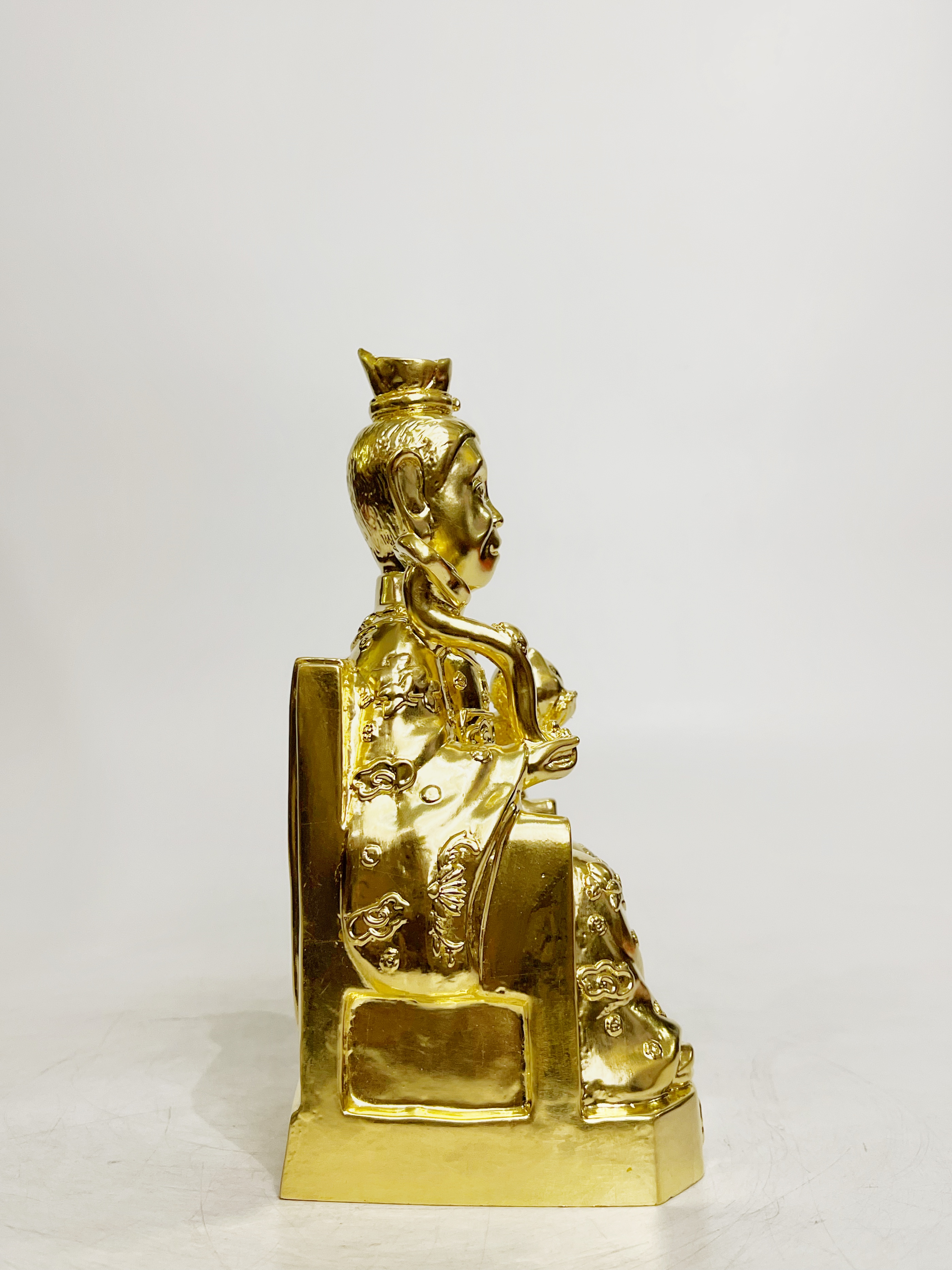 ตัวอย่างงานลงรักปิดทองคำเปลวเต็มองค์