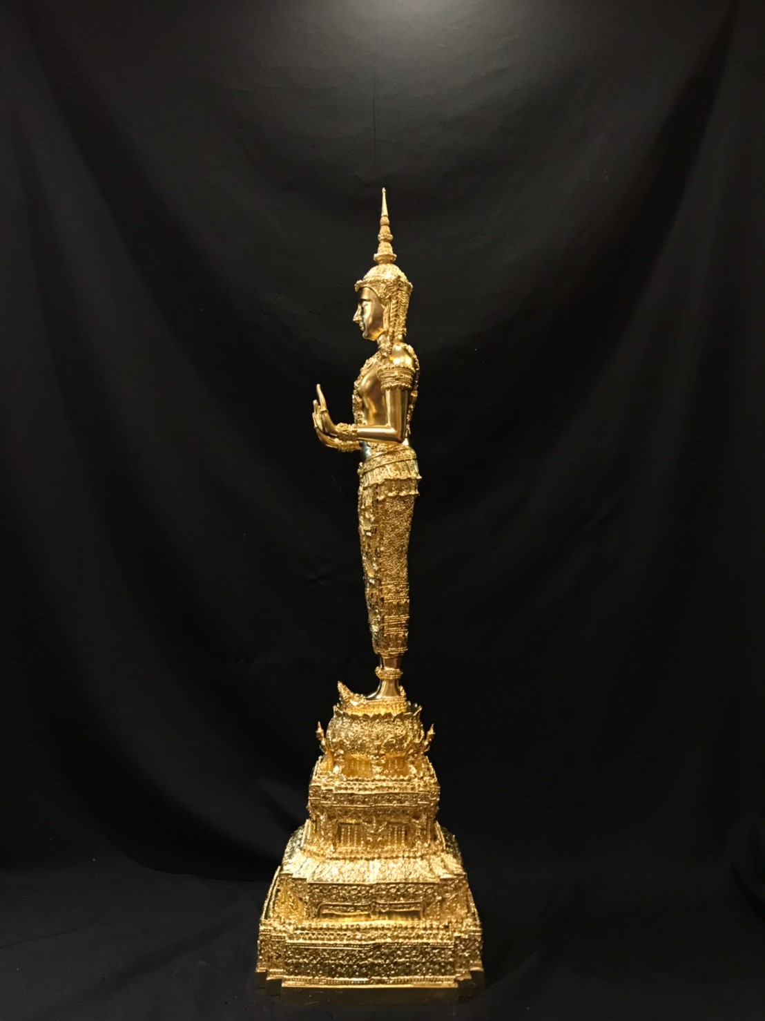 พระพุทธรูป ปางห้ามสมุทร ทรงเครื่องจักรพรรดิ์ หน้าตัก 9 นิ้ว