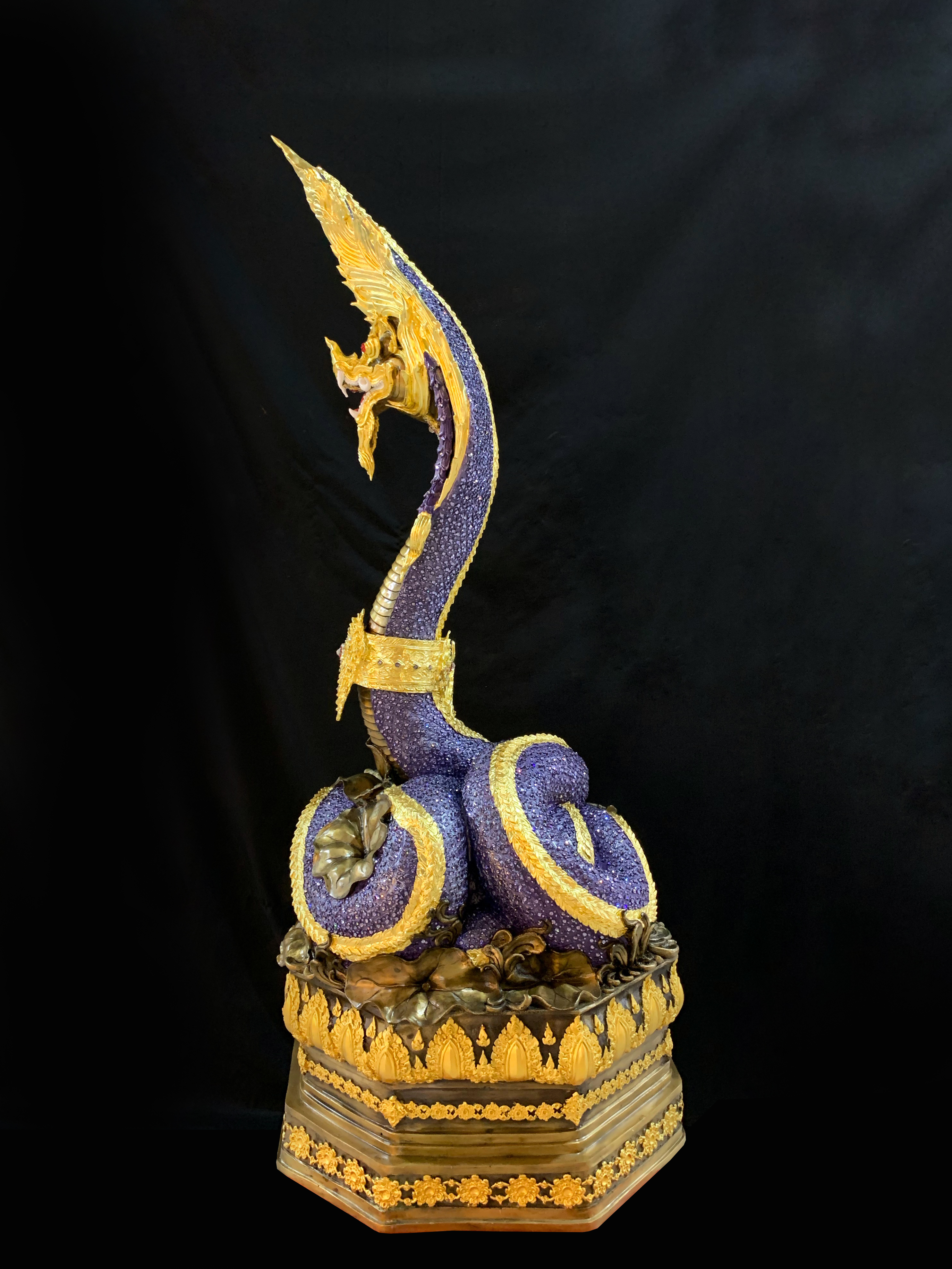 พญานาค สูง 149 cm.