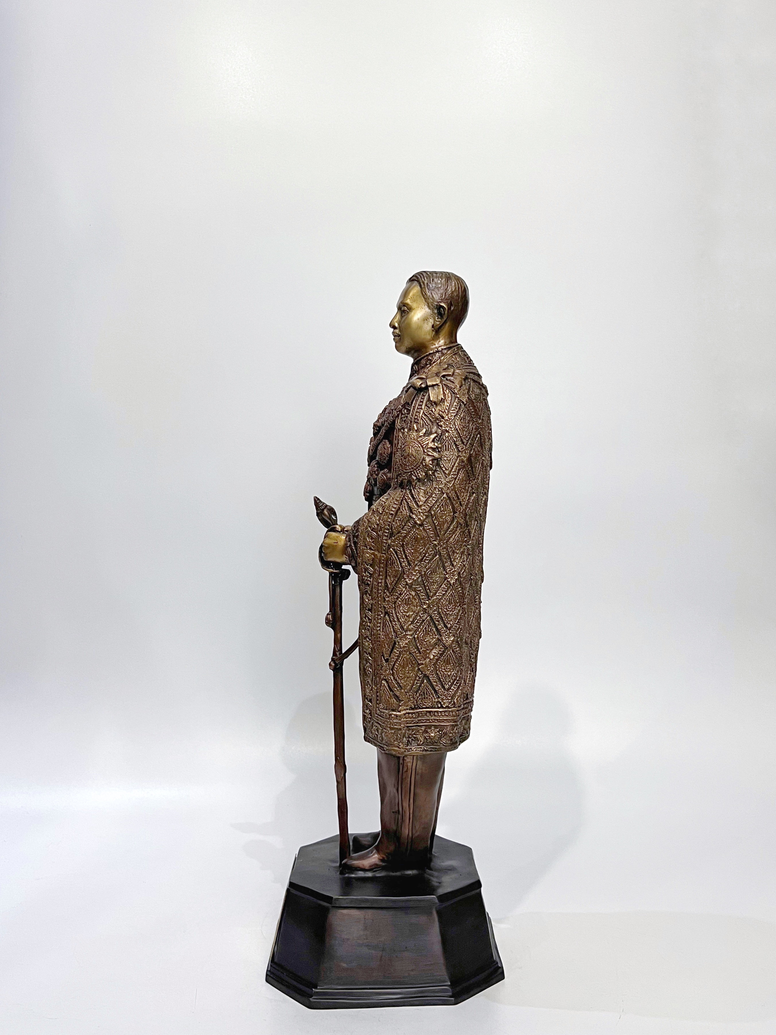 ประติมากรรมชุด 9 รัชกาล หน้าตัก 9 นิ้ว