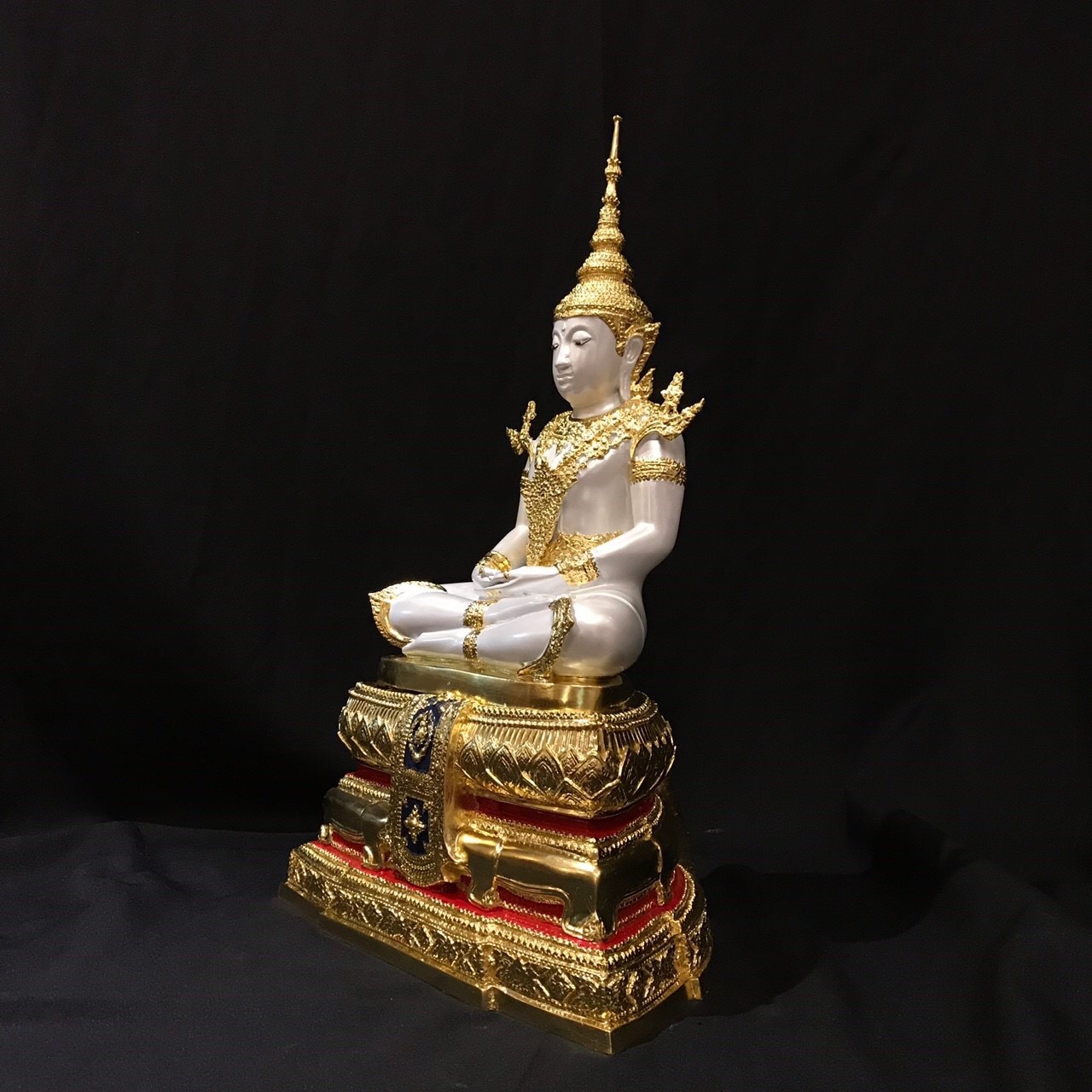 พระแก้วมรกต ทรงเครื่องฤดูร้อน หน้าตัก 9 นิ้ว